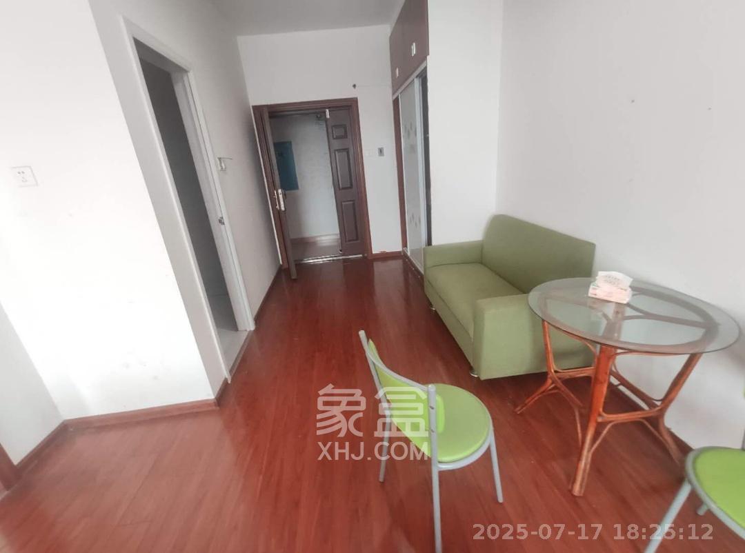 金领家族 1室1厅1卫 1300.0元/月 金领家族 1室1厅1卫 1300.0元/月室内图