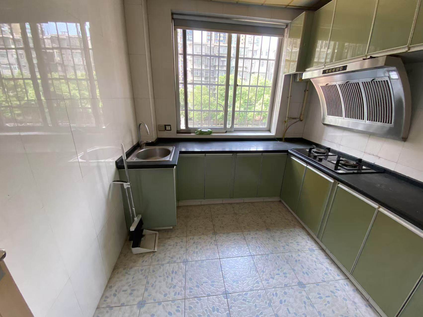 莲花小区 2室1厅1卫 33.8万 莲花小区 2室1厅1卫 33.8万室内图