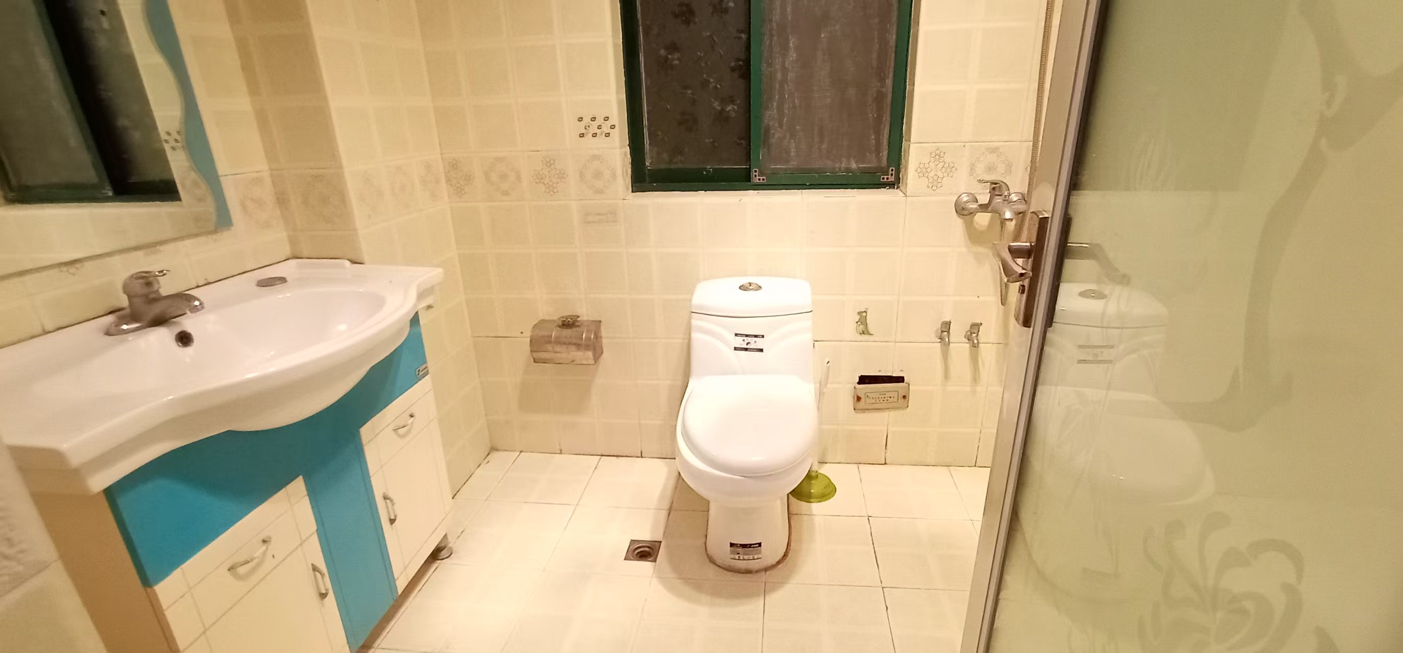 经世皇城 4室2厅3卫 96.8万 经世皇城 4室2厅3卫 96.8万室内图