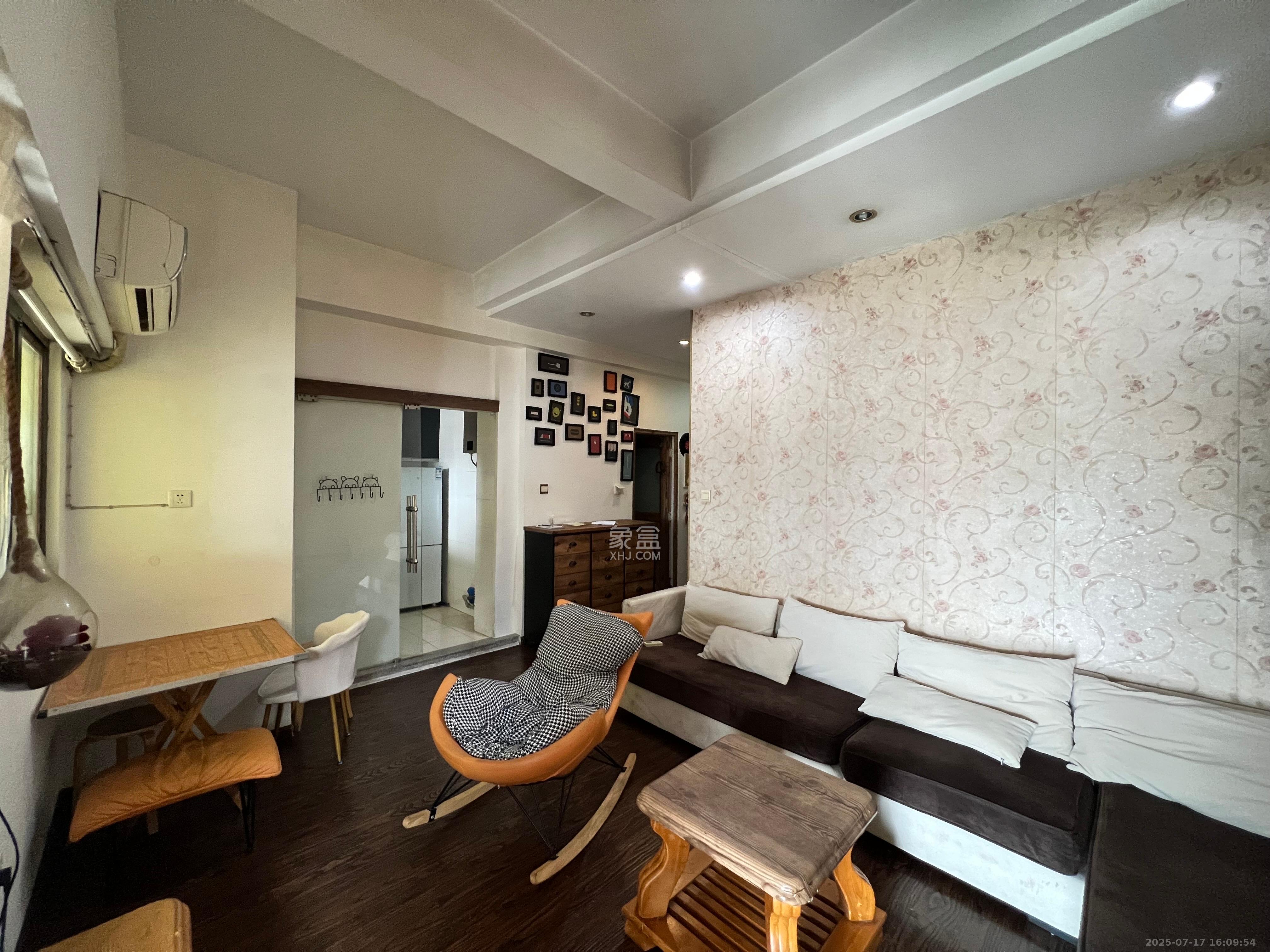 自由.com(自由大厦) 2室1厅1卫 2100.0元/月 自由.com(自由大厦) 2室1厅1卫 2100.0元/月室内图