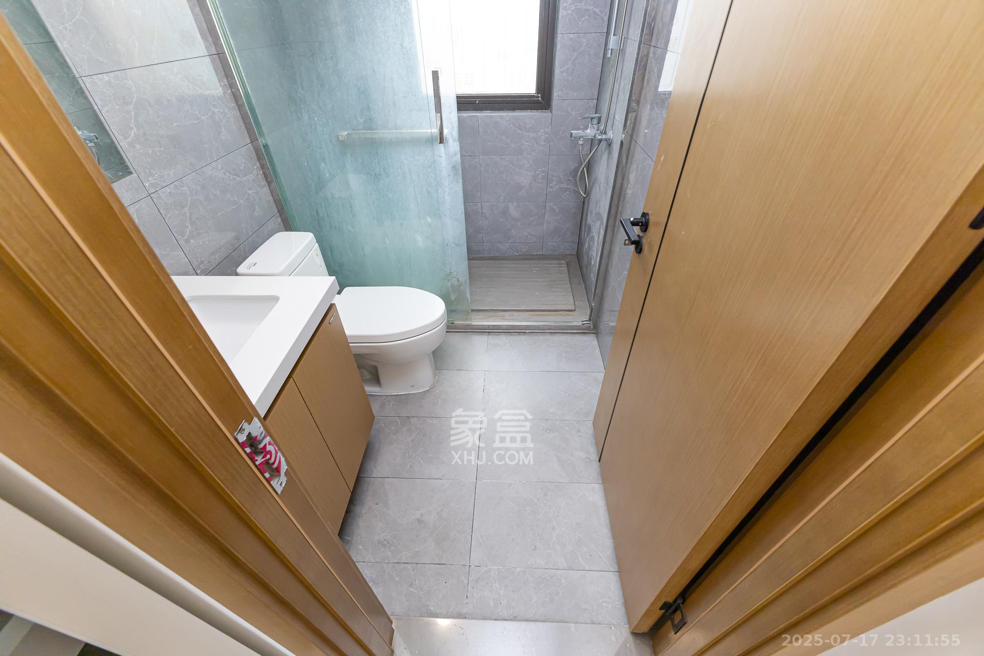 润和滨江府 3室2厅2卫 120.0万 润和滨江府 3室2厅2卫 120.0万卫生间