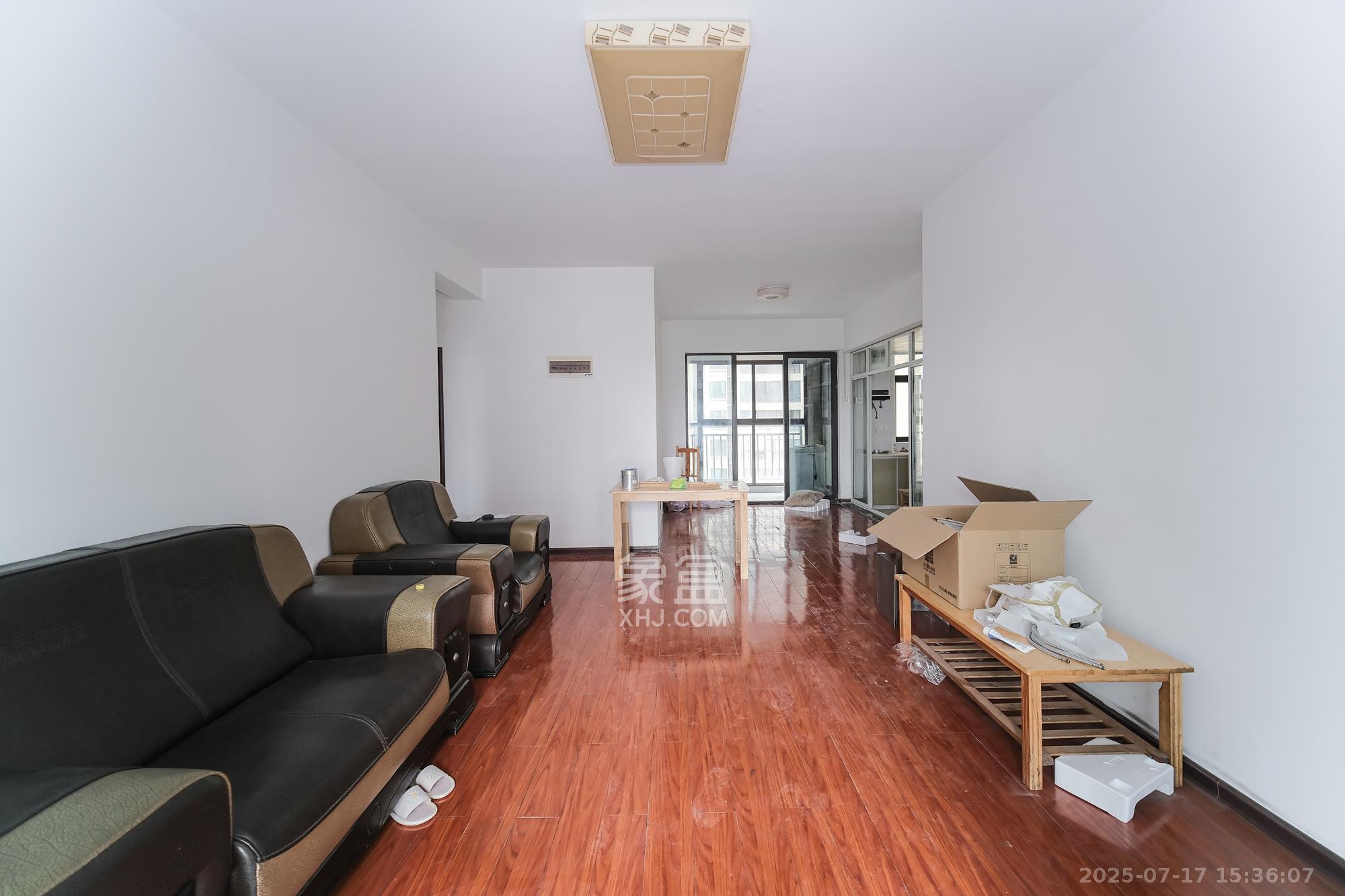 星雅美辰 3室2厅2卫 85.0万 星雅美辰 3室2厅2卫 85.0万客厅