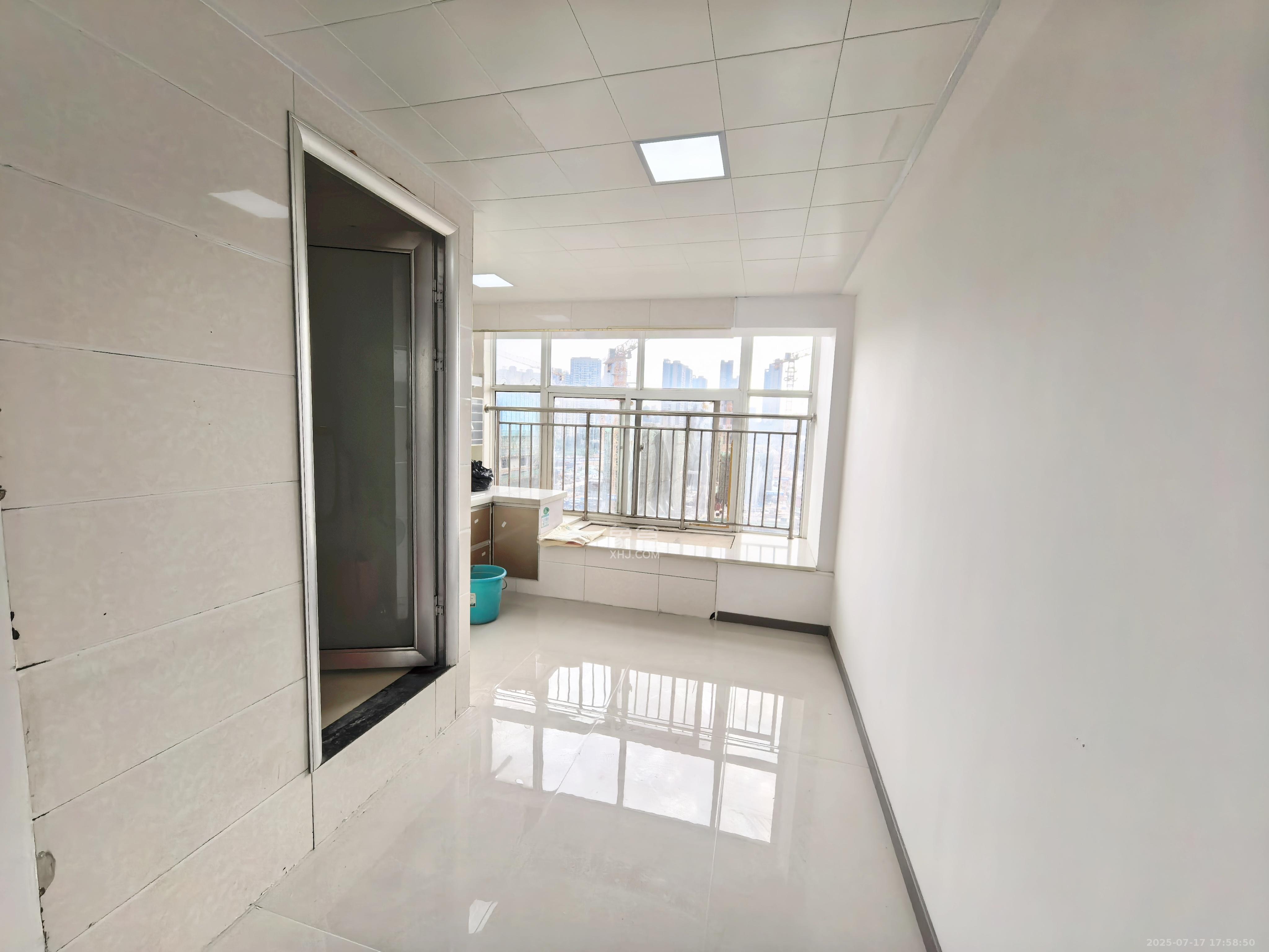 金色loft（鑫秋大厦）  2室2厅2卫   1600.00元/月室内图