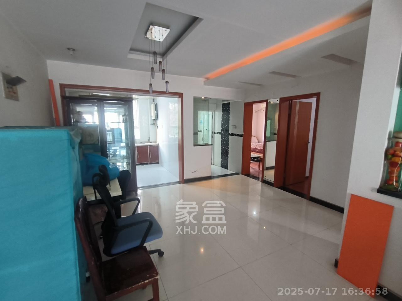 恒盛佳苑  3室2厅1卫    1800.0元/月室内图