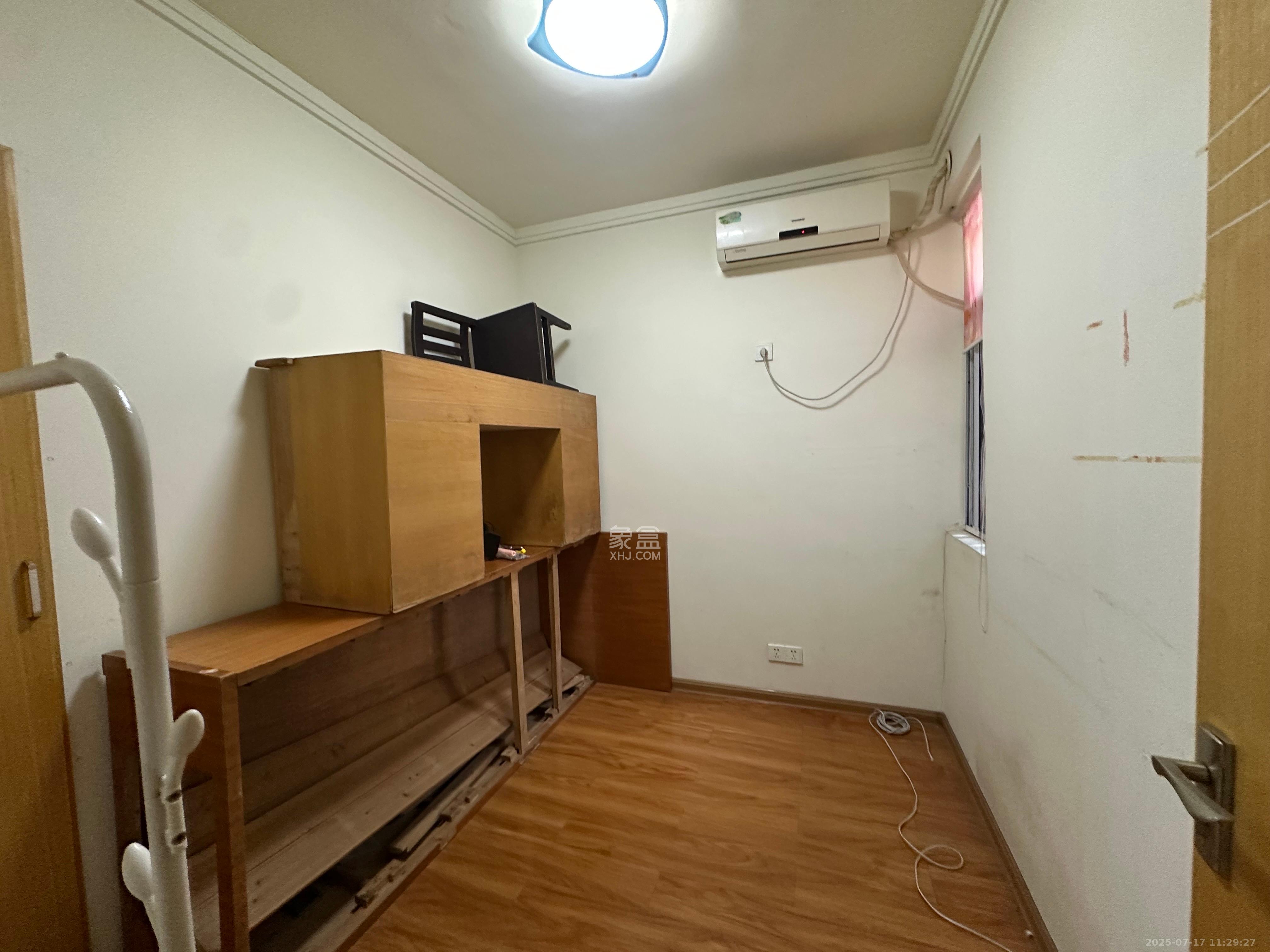 鄱阳小区 3室2厅1卫 1500.0元/月 鄱阳小区 3室2厅1卫 1500.0元/月室内图