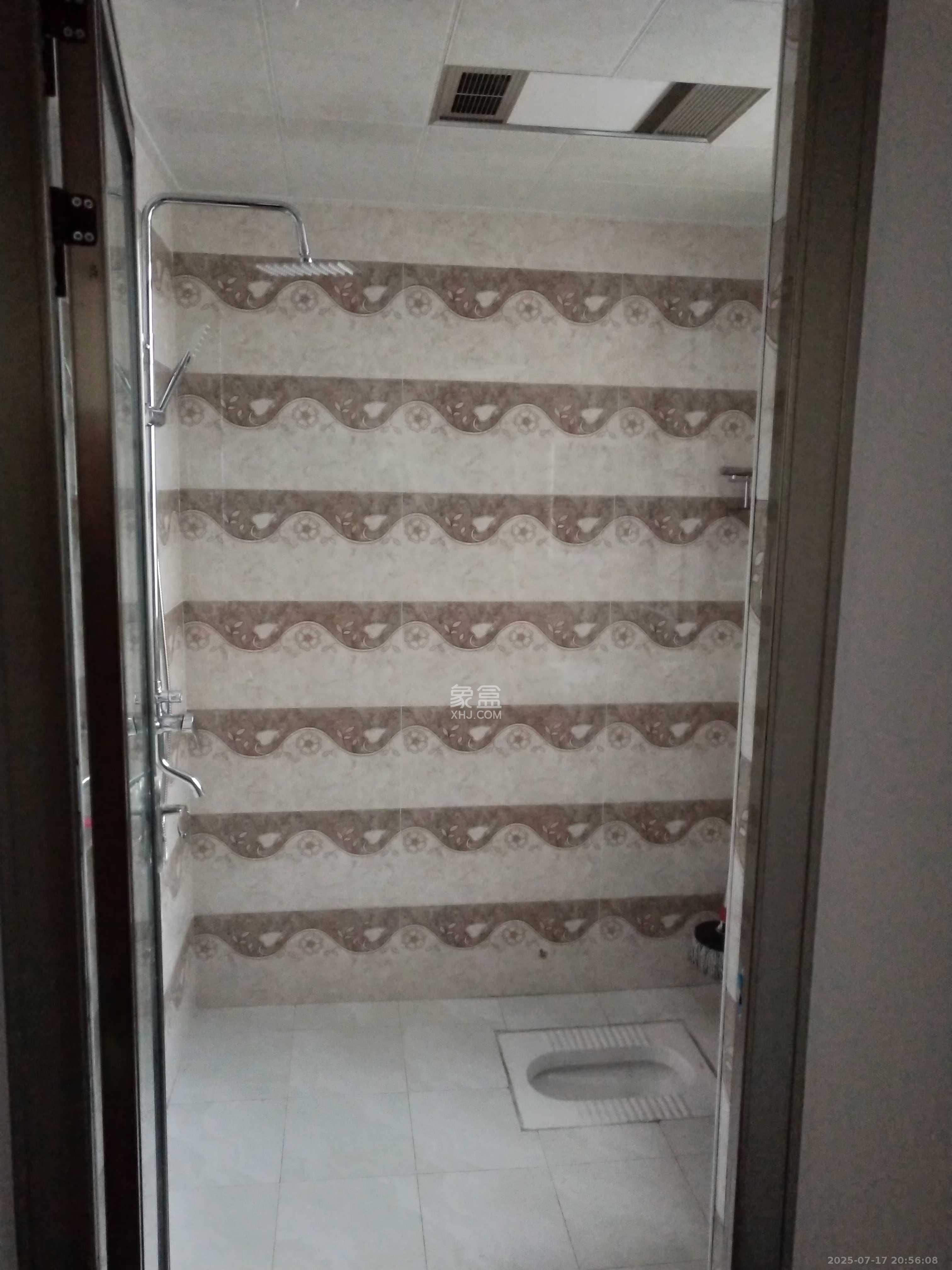 乾源国际  3室2厅2卫    2000.0元/月 乾源国际  3室2厅2卫    2000.0元/月室内图