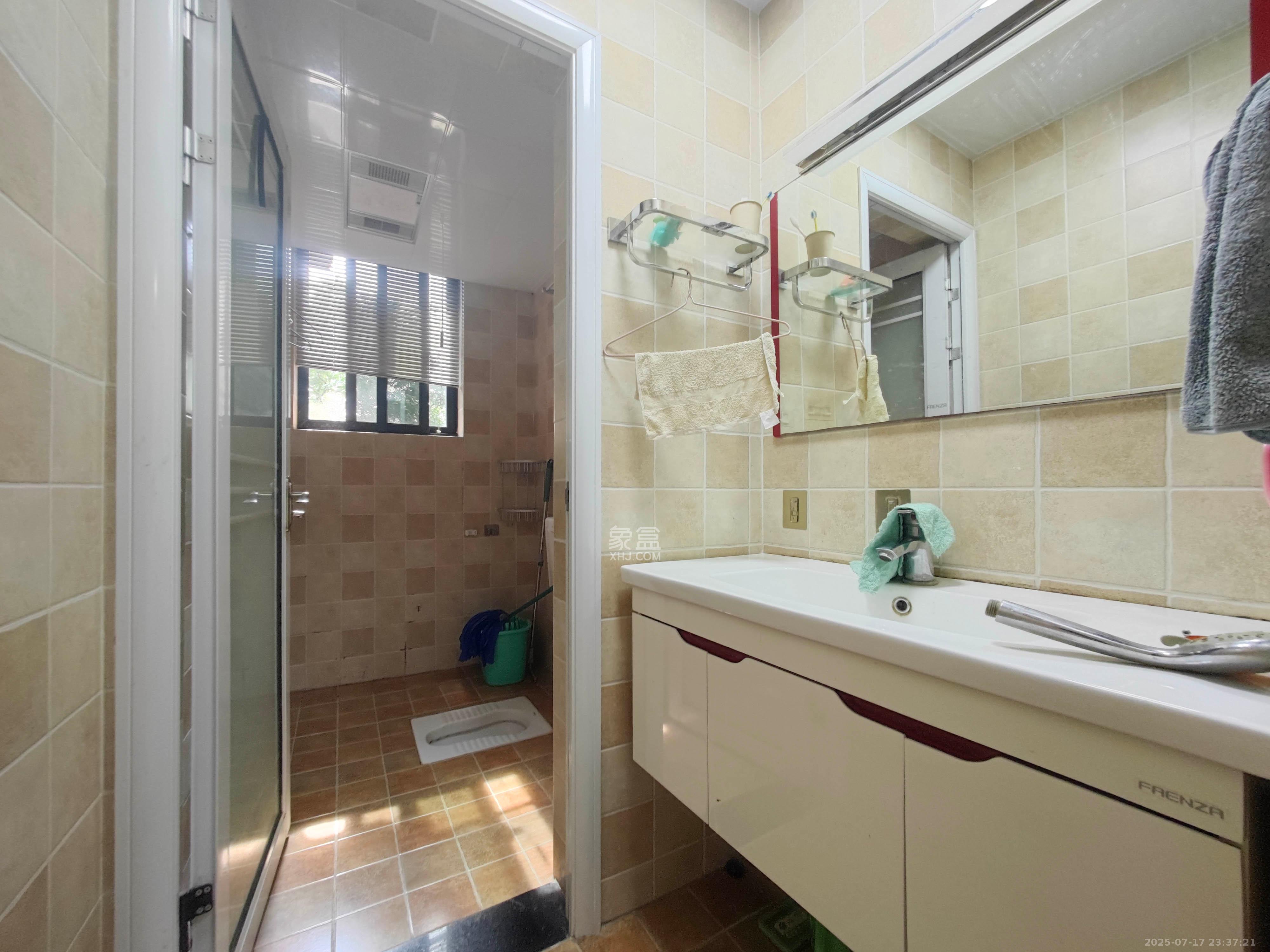 泰禹云开壹品 3室2厅1卫 90.0万 泰禹云开壹品 3室2厅1卫 90.0万卫生间