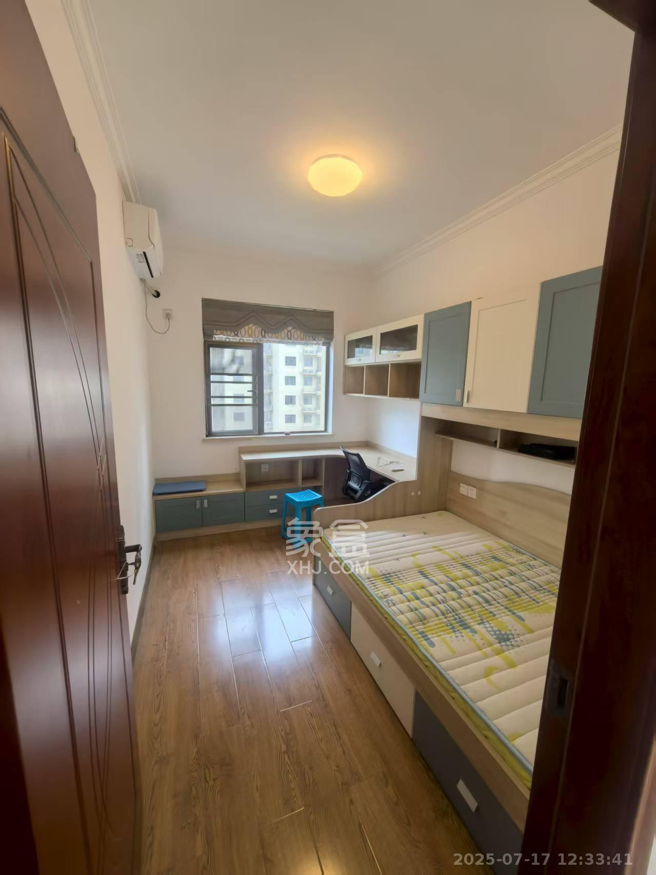 江山帝景哈佛  4室2厅2卫    2000.0元/月室内图