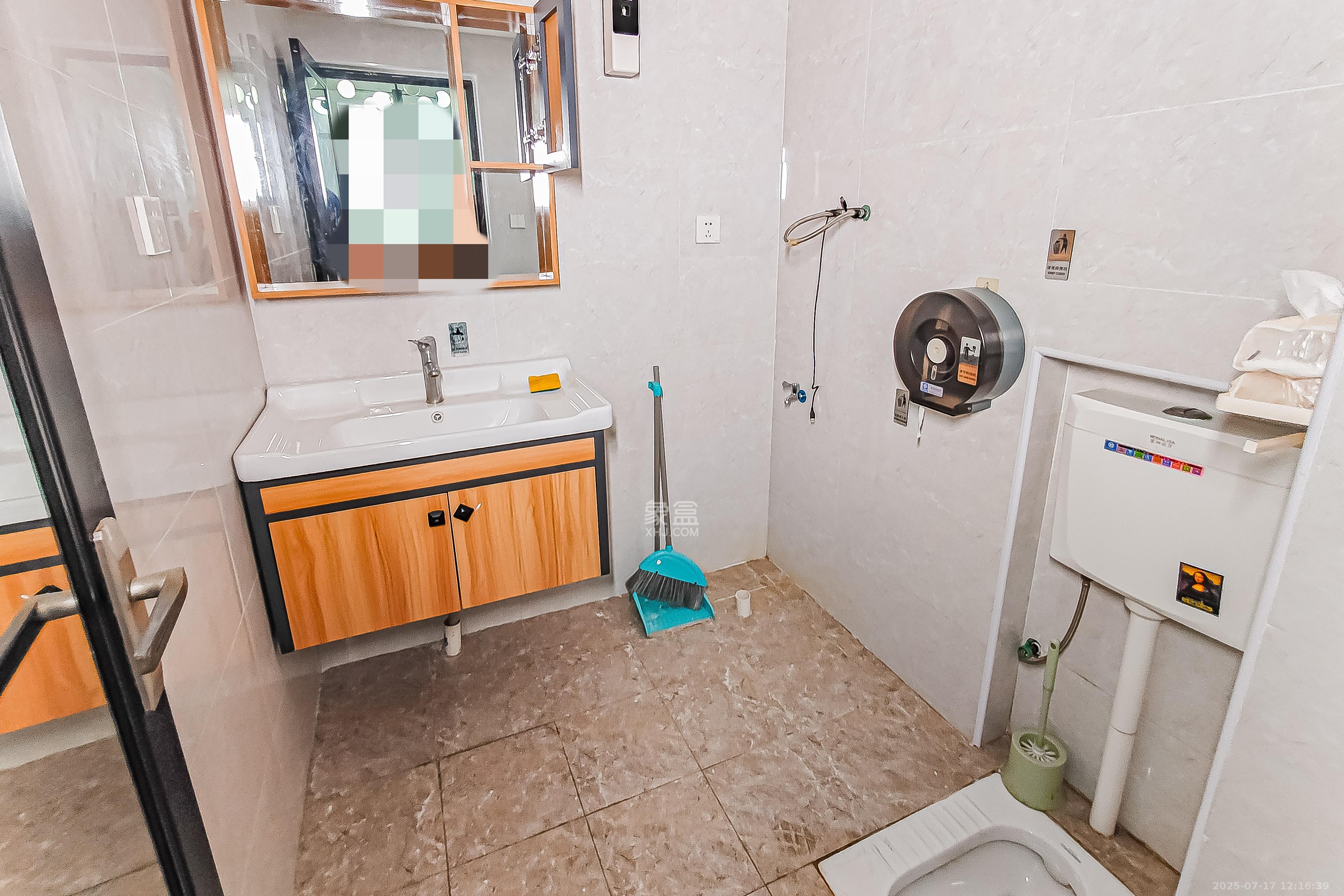 东友星座 2室1厅1卫 64.8万 东友星座 2室1厅1卫 64.8万卫生间