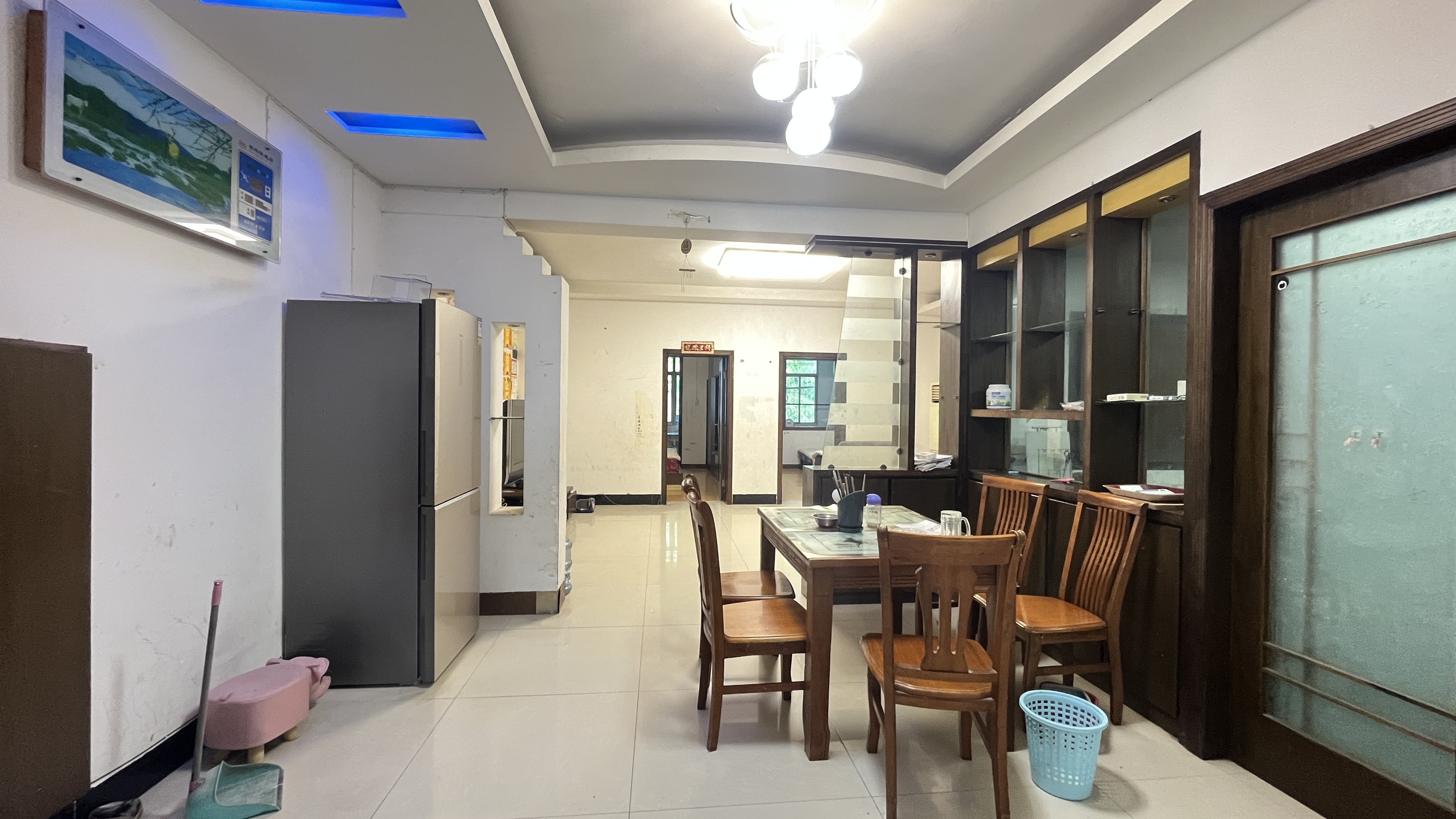 茶园小区 3室2厅1卫 800.0元/月 茶园小区 3室2厅1卫 800.0元/月室内图