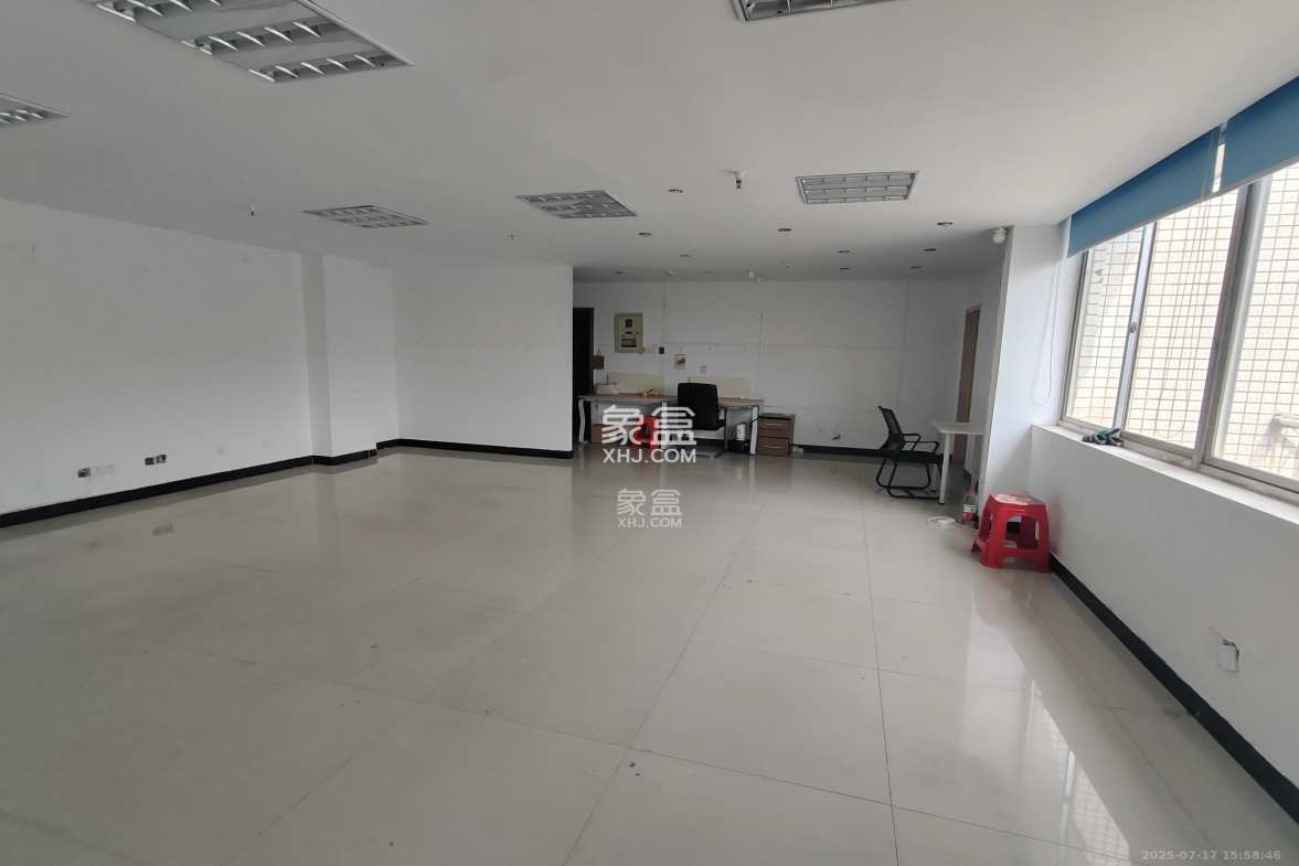 蓝色地标  3室1厅0卫    4800.0元/月 蓝色地标  3室1厅0卫    4800.0元/月室内图1