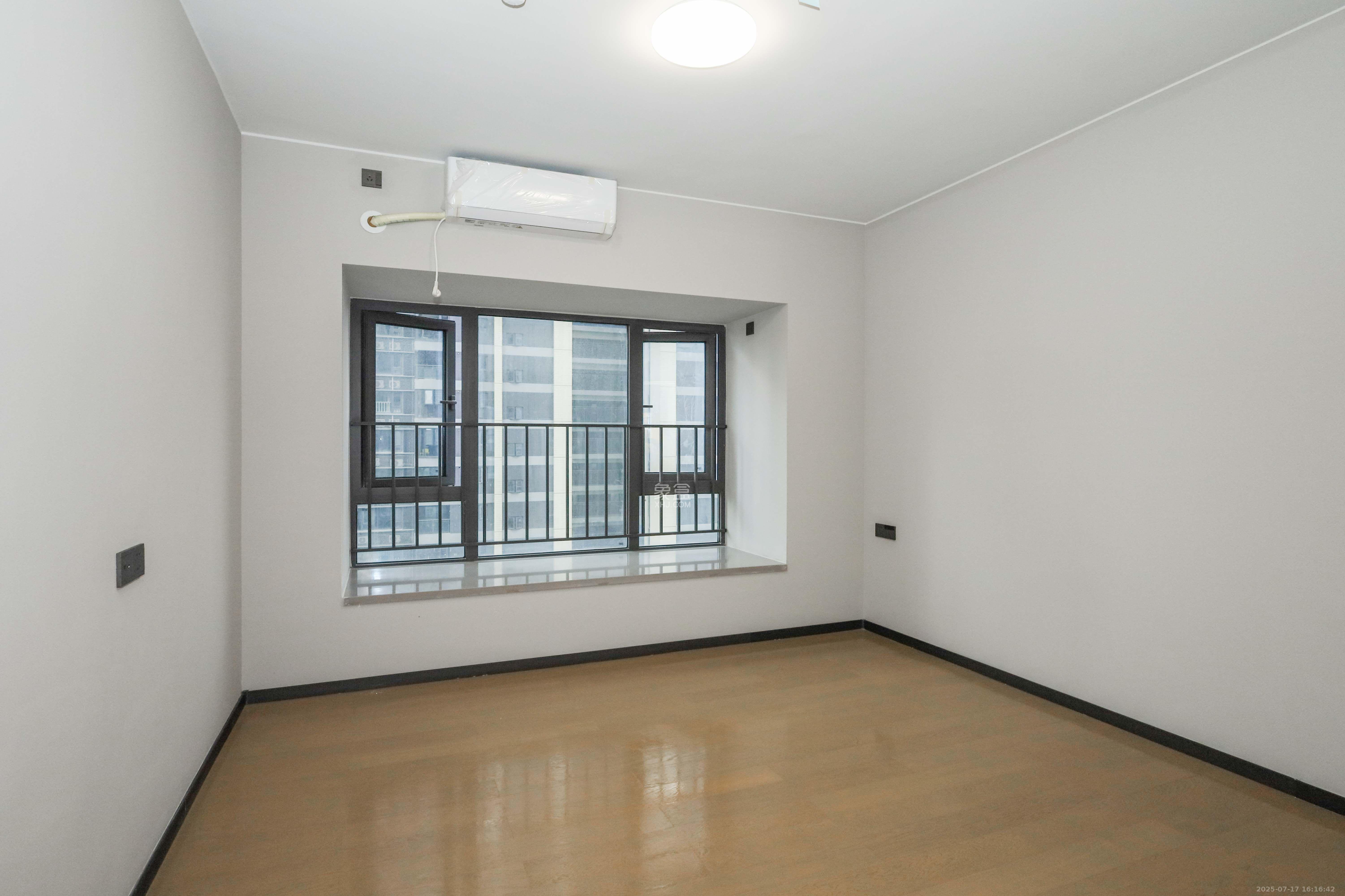 时代梅溪领峰 4室2厅2卫 3200.0元/月 时代梅溪领峰 4室2厅2卫 3200.0元/月室内图