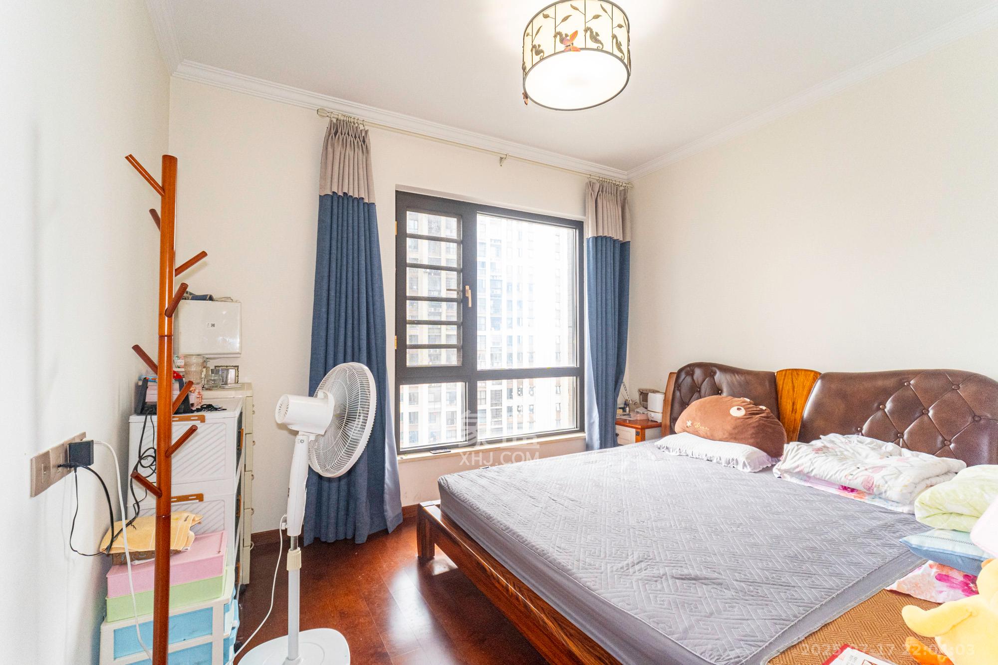 国泰九龙湾 4室2厅2卫 125.8万 国泰九龙湾 4室2厅2卫 125.8万卧室