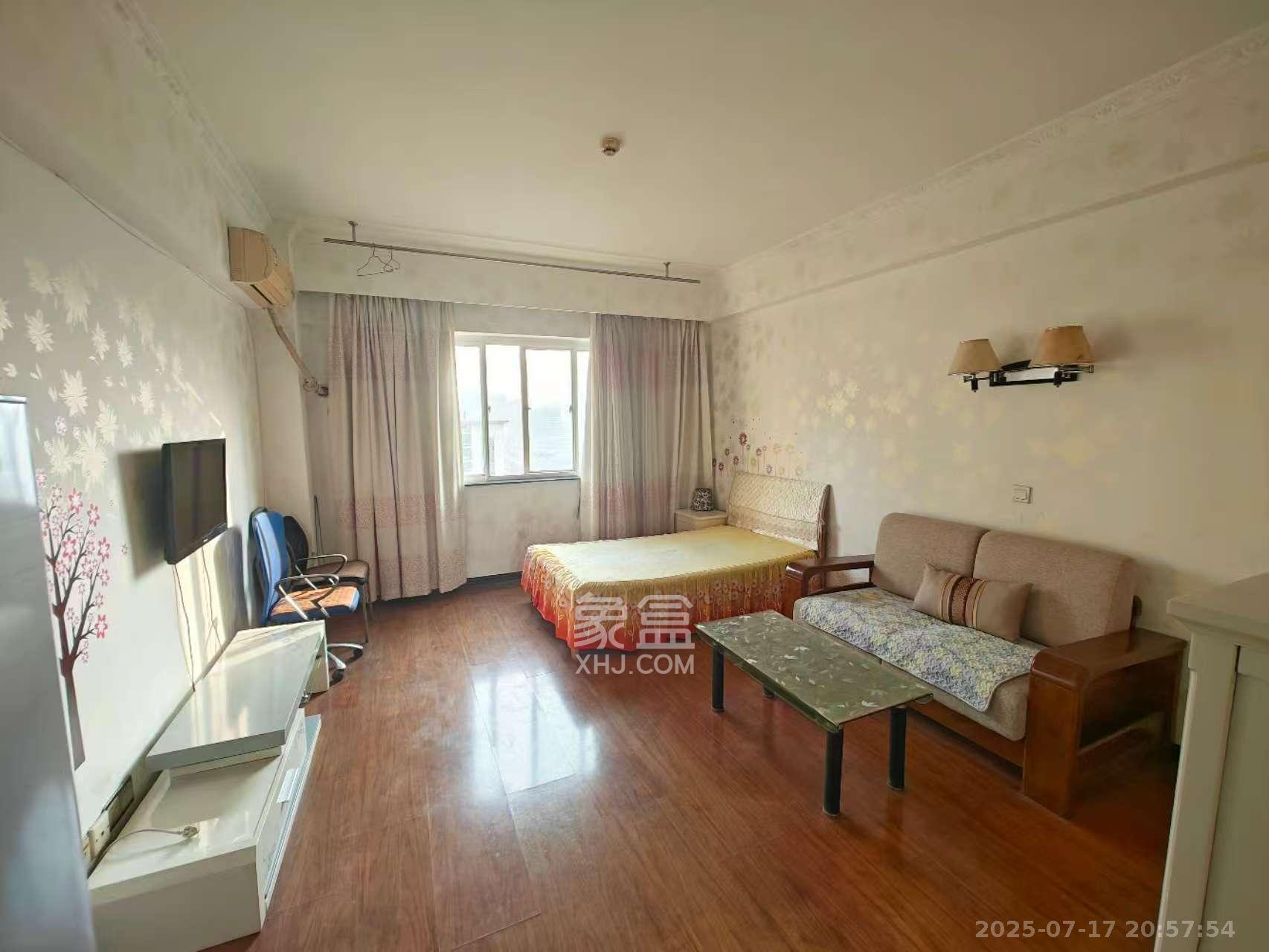 长远华樟名府  1室0厅1卫    1300.0元/月 长远华樟名府  1室0厅1卫    1300.0元/月室内图