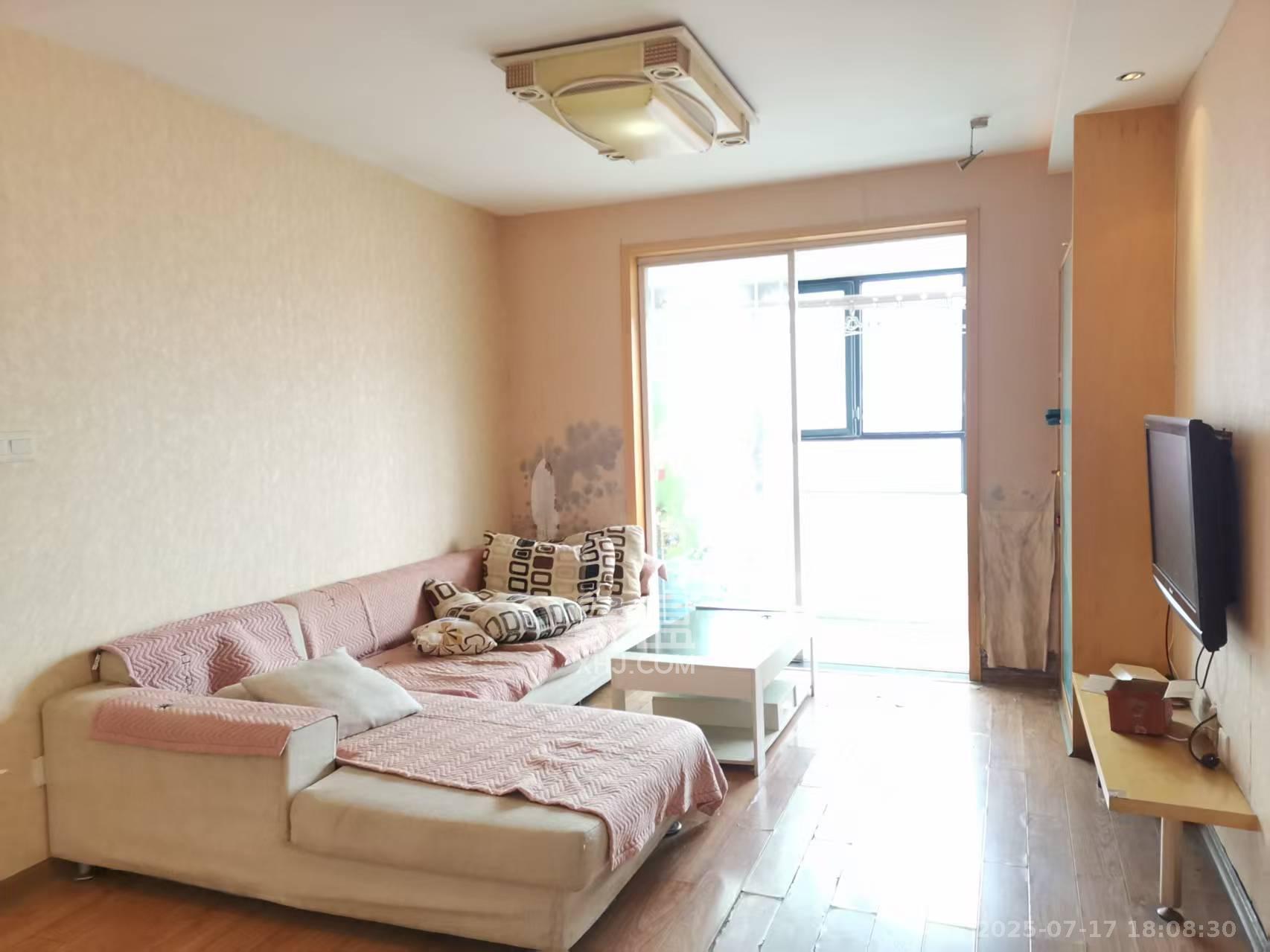 南国新城  2室2厅1卫    1600.0元/月 南国新城  2室2厅1卫    1600.0元/月室内图