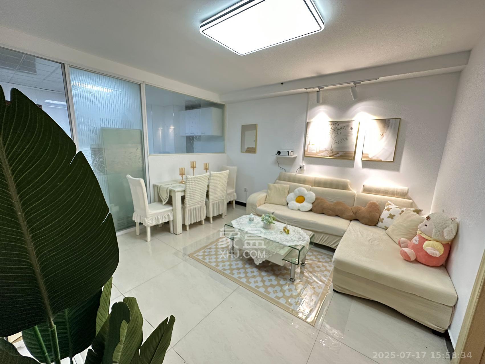 上城星座  1室2厅1卫    3500.0元/月 上城星座  1室2厅1卫    3500.0元/月室内图