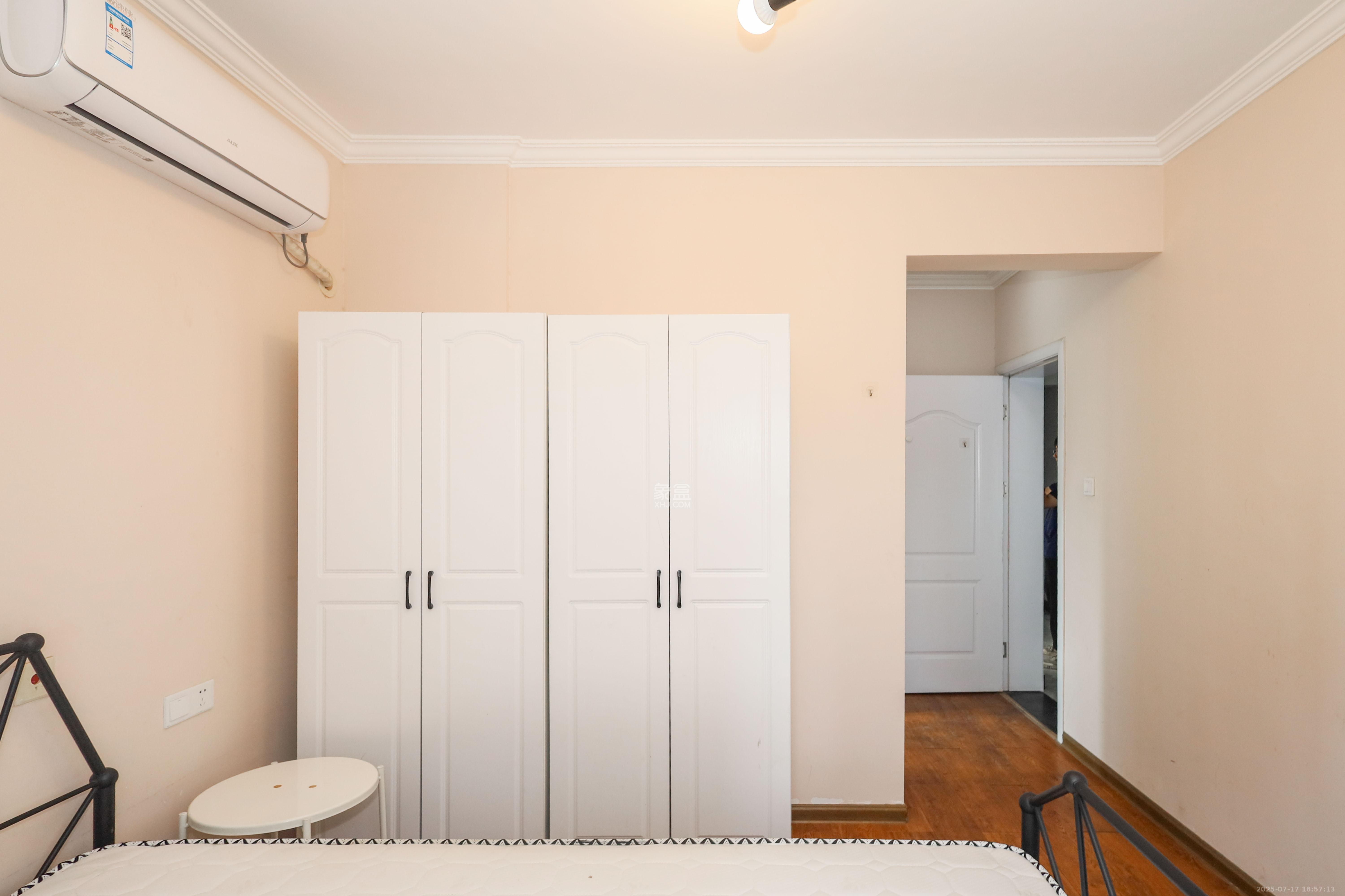 中国铁建梅溪青秀二期 3室2厅2卫 115.0万 中国铁建梅溪青秀二期 3室2厅2卫 115.0万卧室