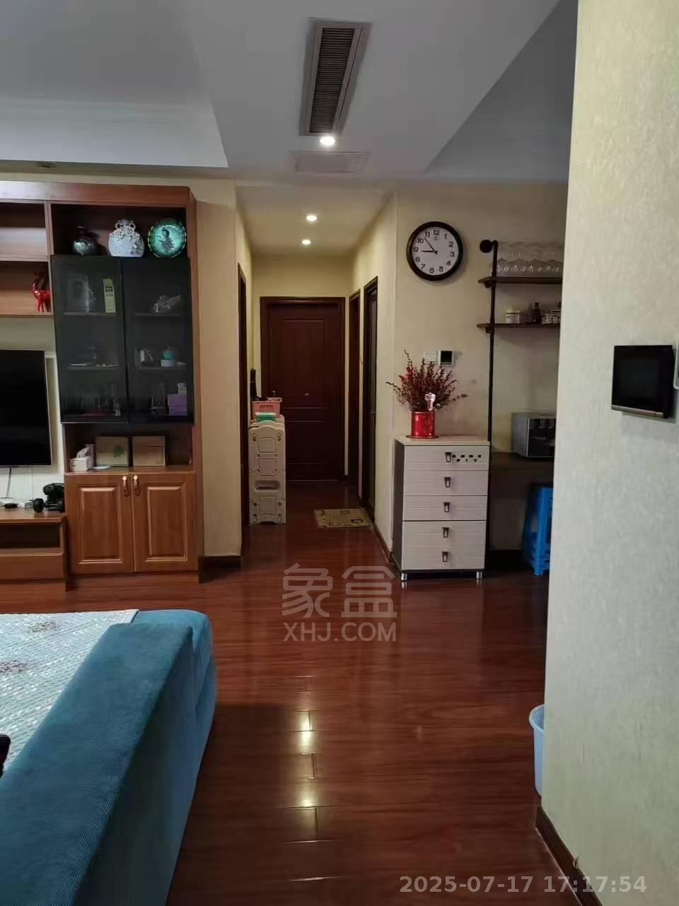 经世龙城  3室2厅2卫   1800.00元/月室内图