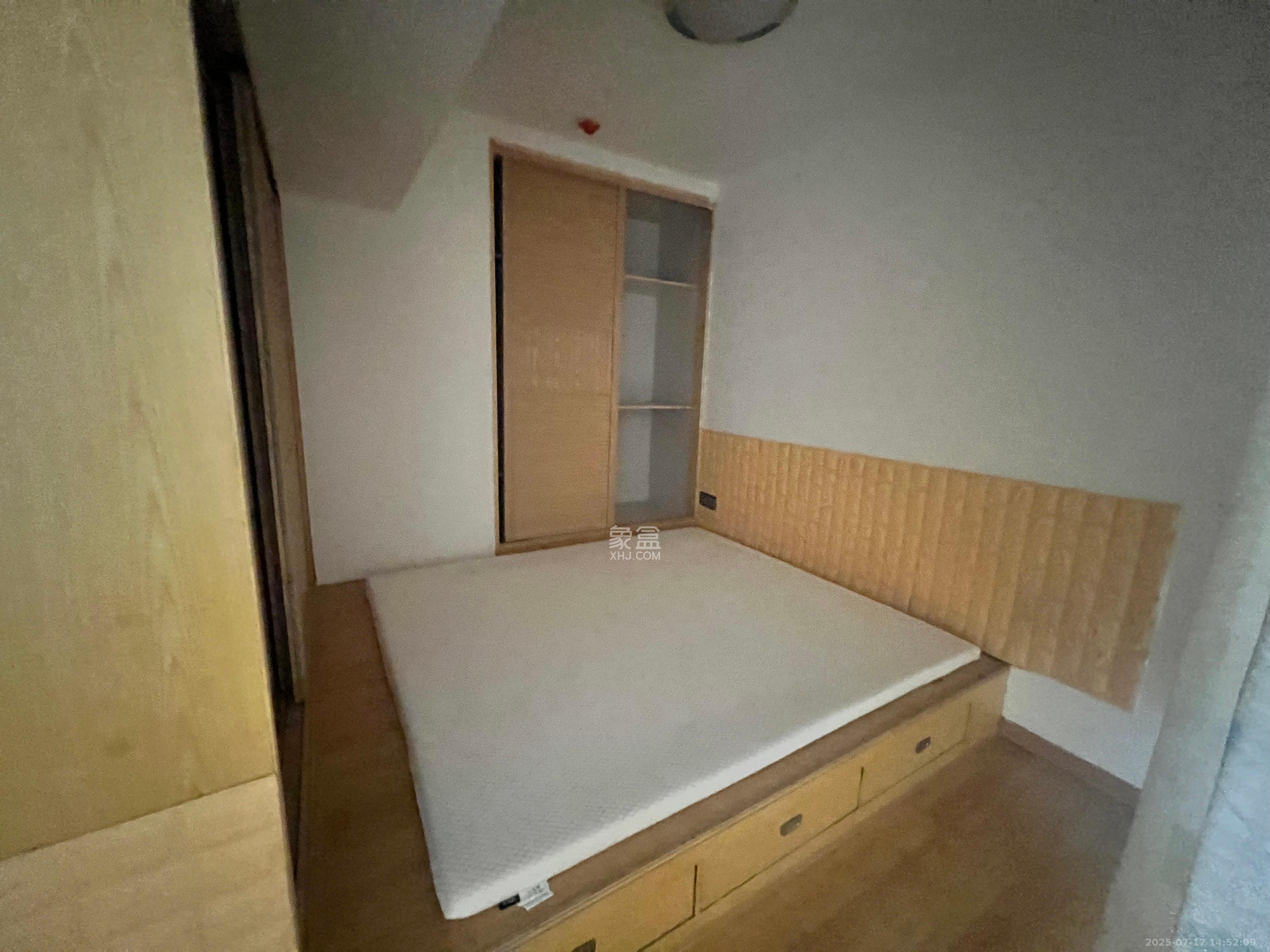 金色loft（鑫秋大厦）  2室1厅1卫   1600.00元/月室内图