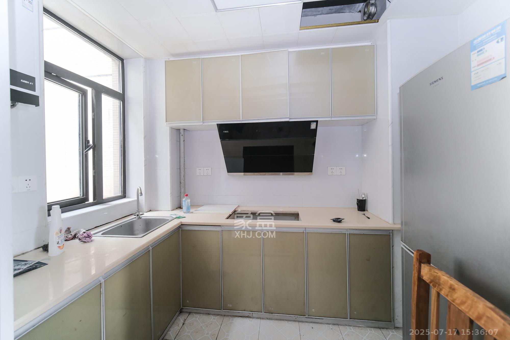 星雅美辰 3室2厅2卫 85.0万 星雅美辰 3室2厅2卫 85.0万厨房