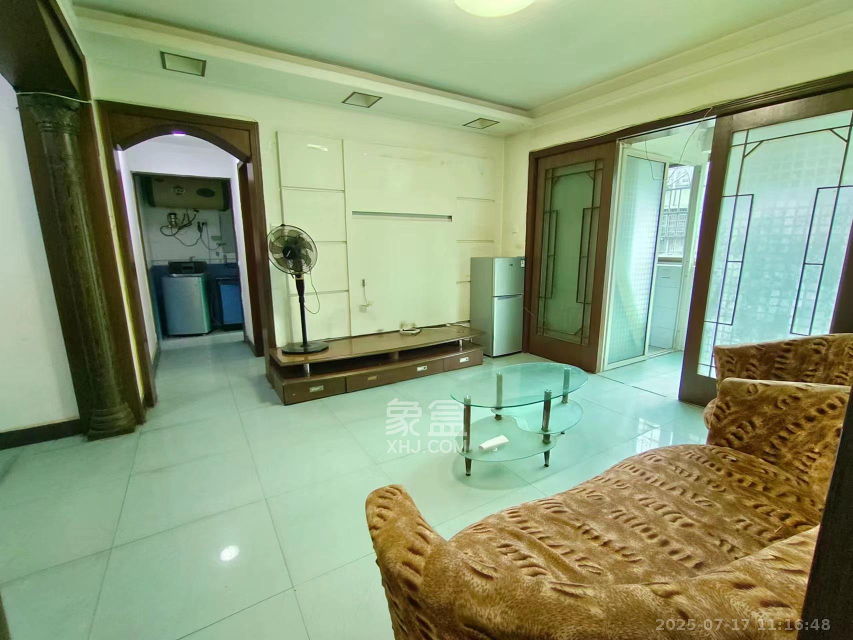 长岭水电八局宿舍 2室1厅1卫 1200.0元/月 长岭水电八局宿舍 2室1厅1卫 1200.0元/月室内图