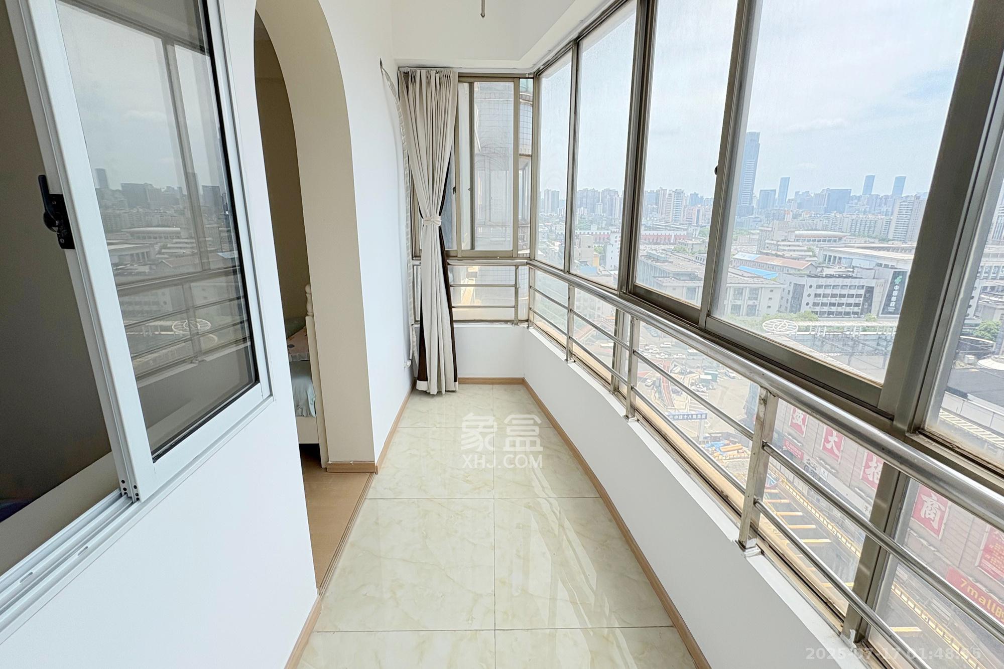 日出东方 2室1厅1卫 49.8万 日出东方 2室1厅1卫 49.8万阳台