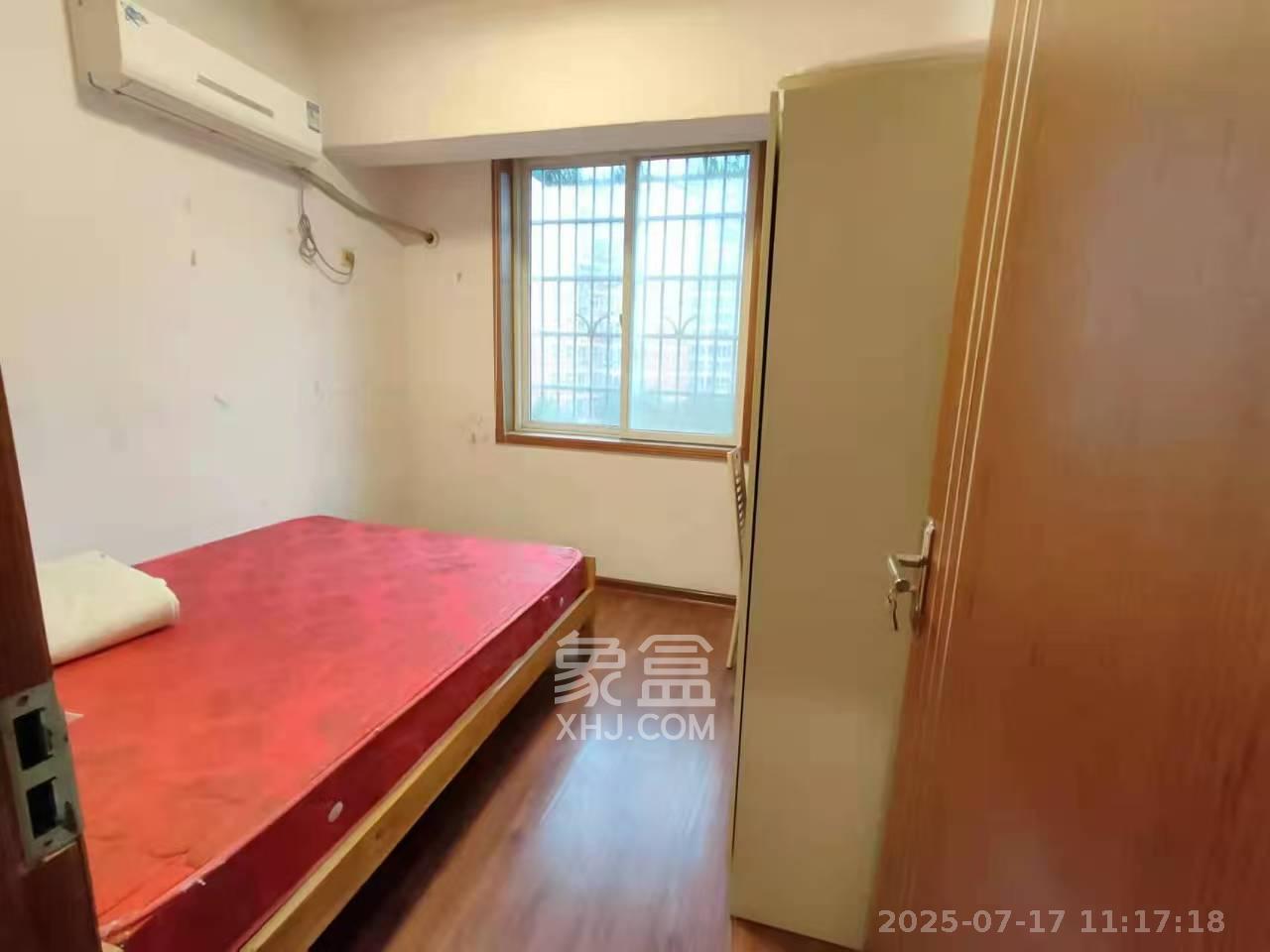 星城国际  3室2厅2卫   1700.00元/月