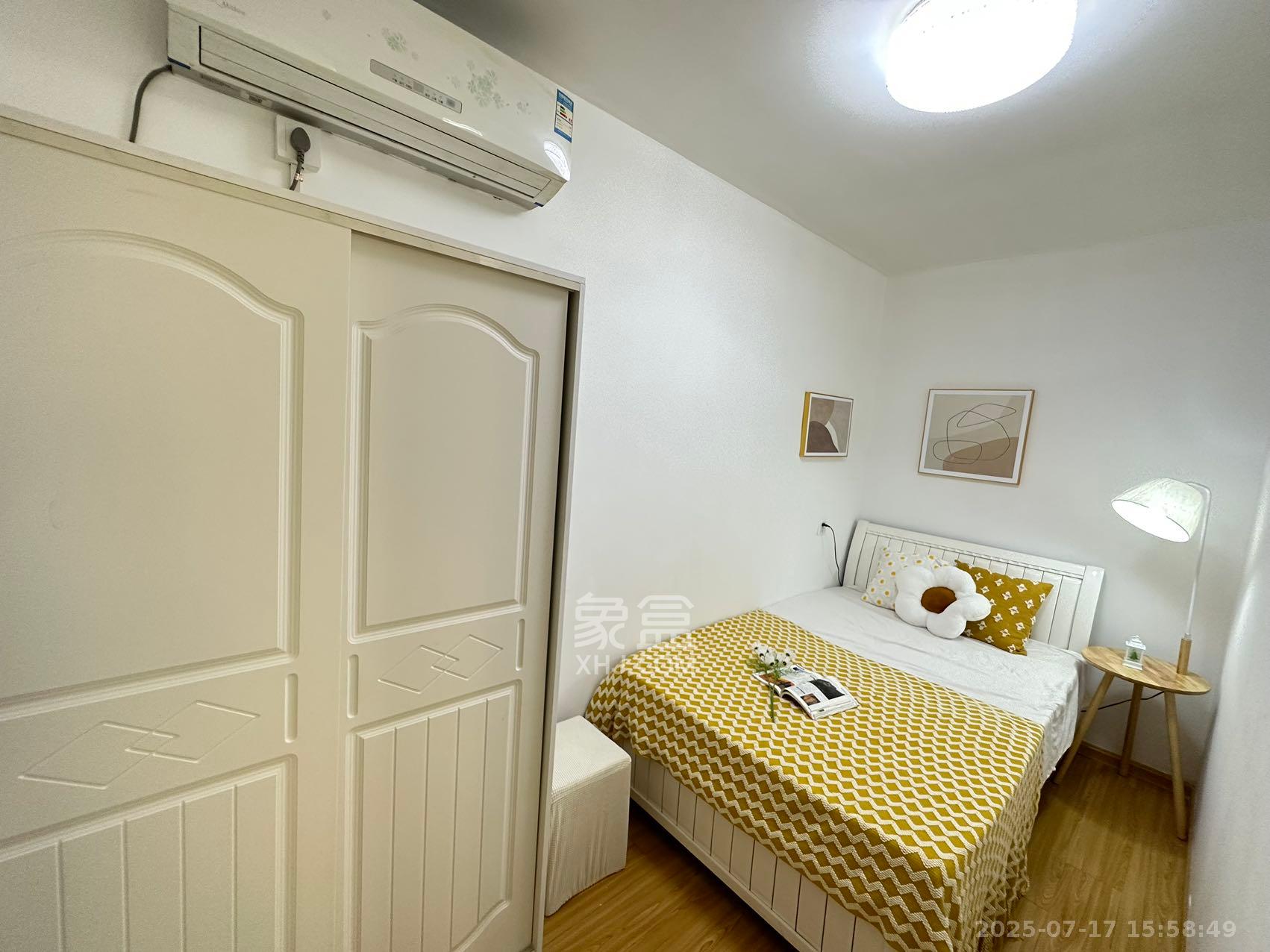 上城星座  1室2厅1卫    3500.0元/月 上城星座  1室2厅1卫    3500.0元/月室内图