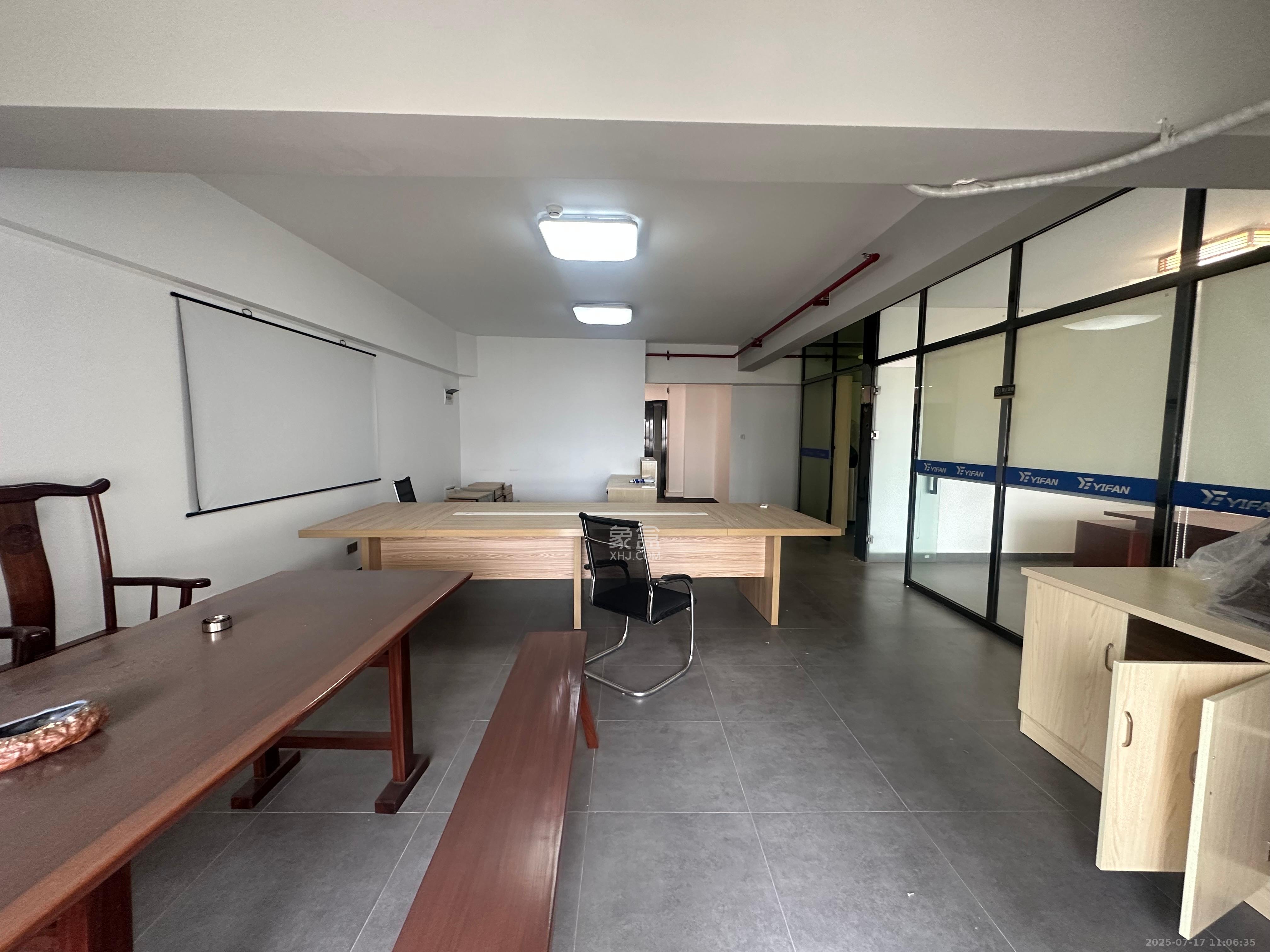 当代滨江MOMA 1室1厅1卫 4000.0元/月 当代滨江MOMA 1室1厅1卫 4000.0元/月室内图