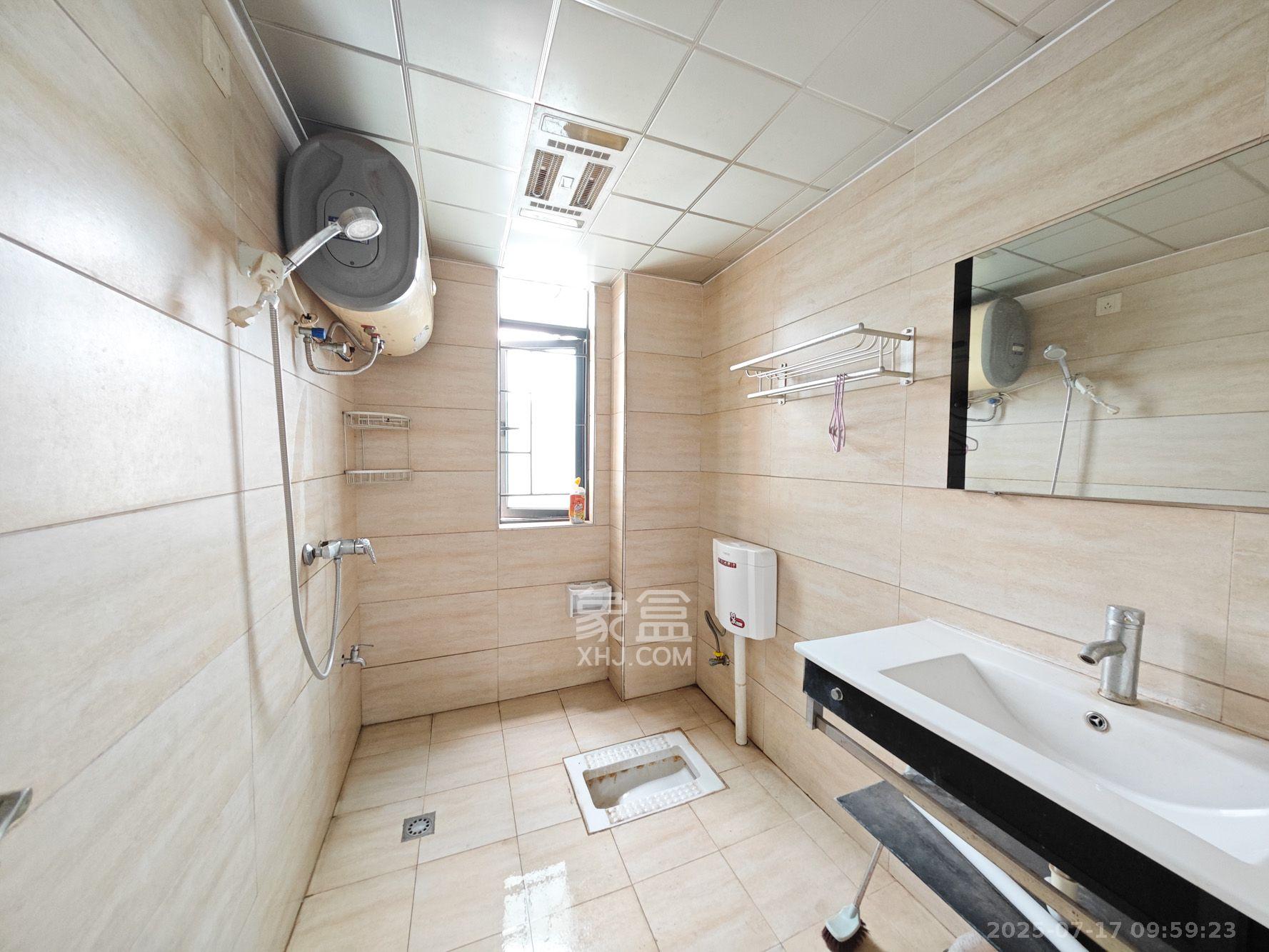 湘府9号  3室2厅1卫    2400.0元/月室内图