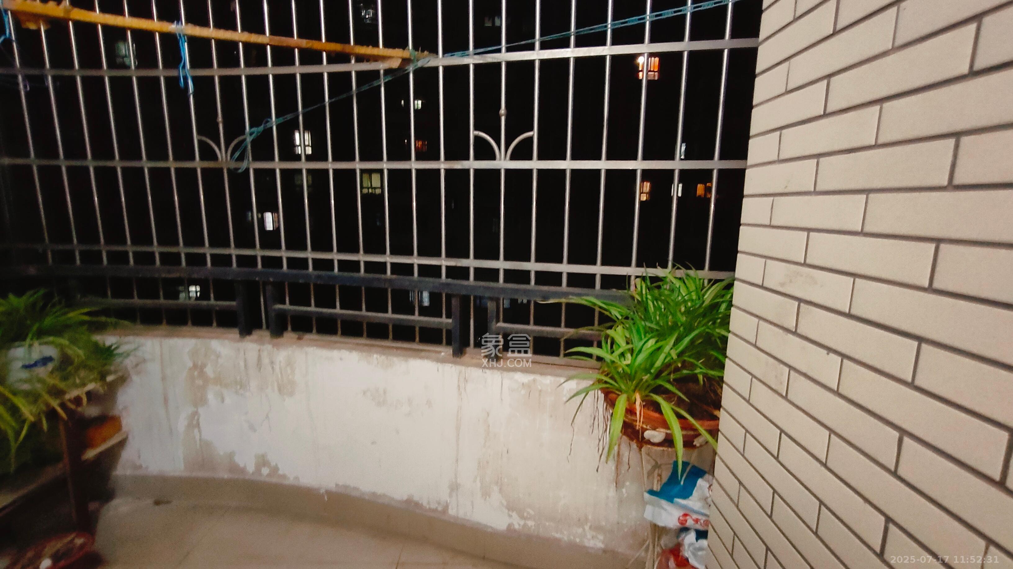 楚天家园  3室2厅2卫    2000.0元/月 楚天家园  3室2厅2卫    2000.0元/月室内图