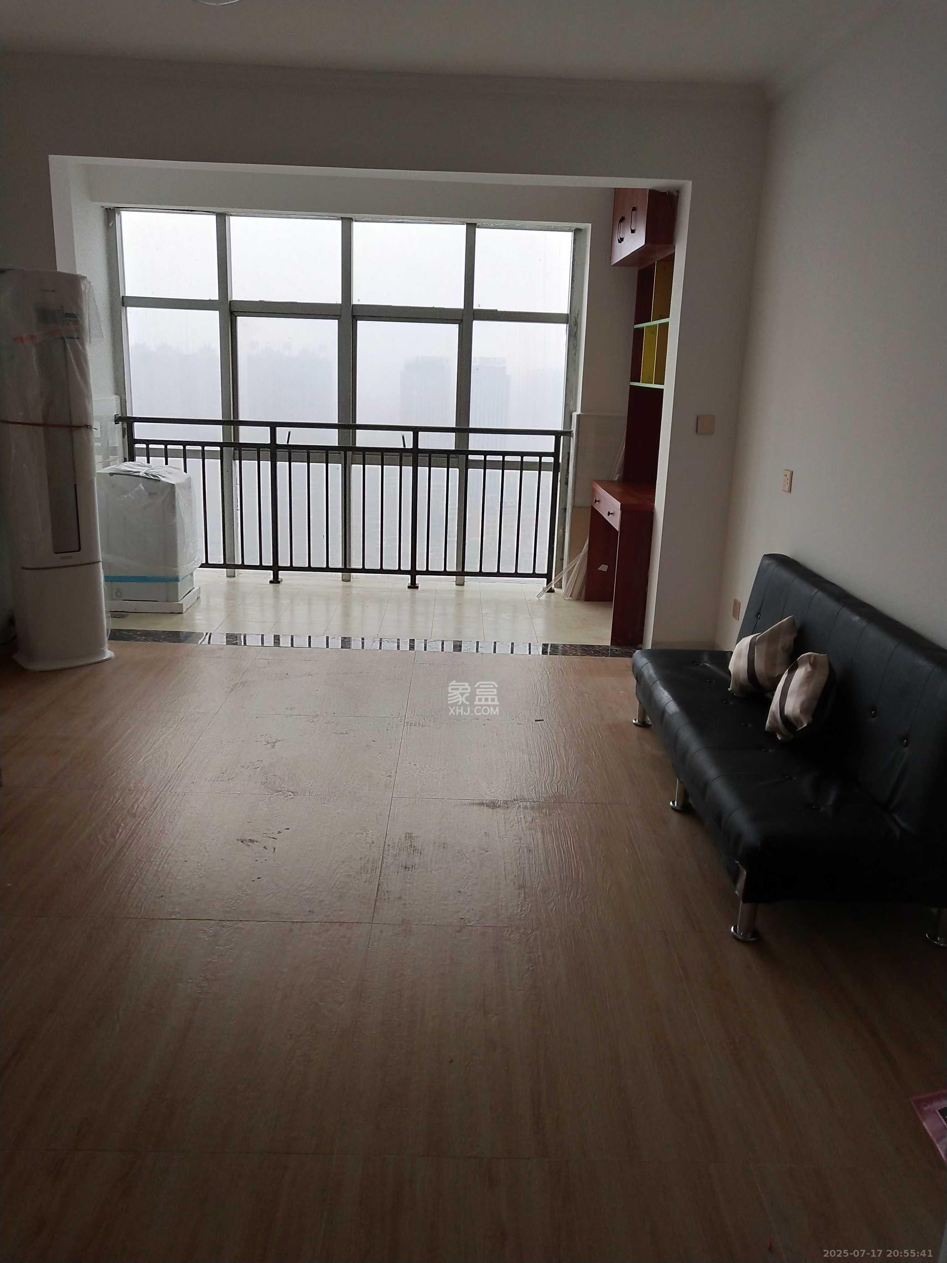 乾源国际  3室2厅2卫    2000.0元/月 乾源国际  3室2厅2卫    2000.0元/月室内图1