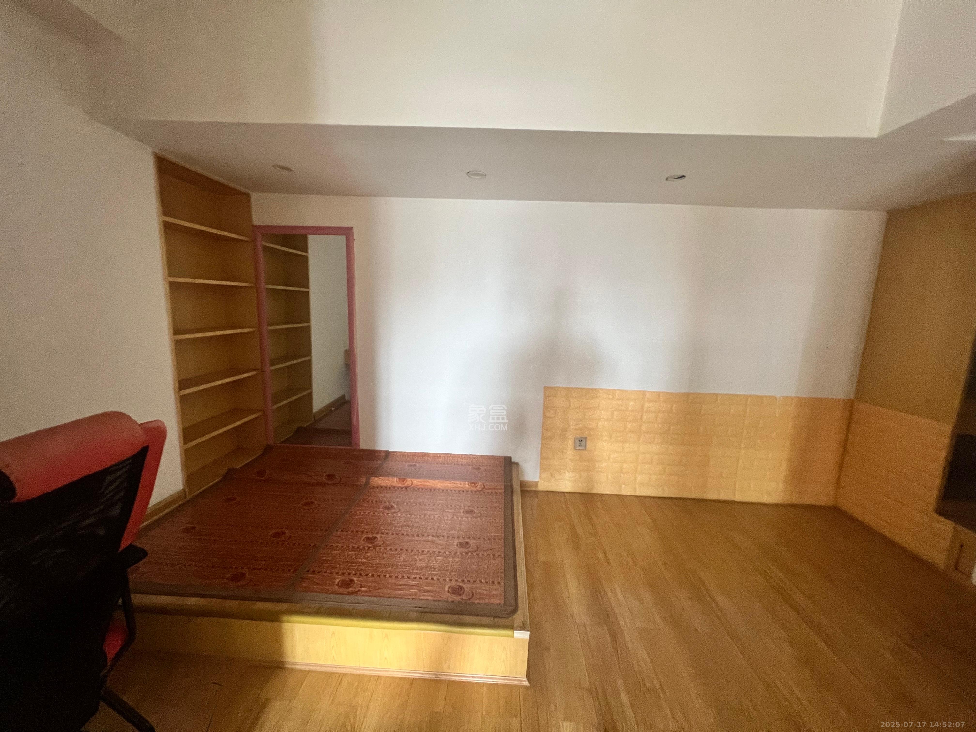 金色loft（鑫秋大厦）  2室1厅1卫   1600.00元/月室内图