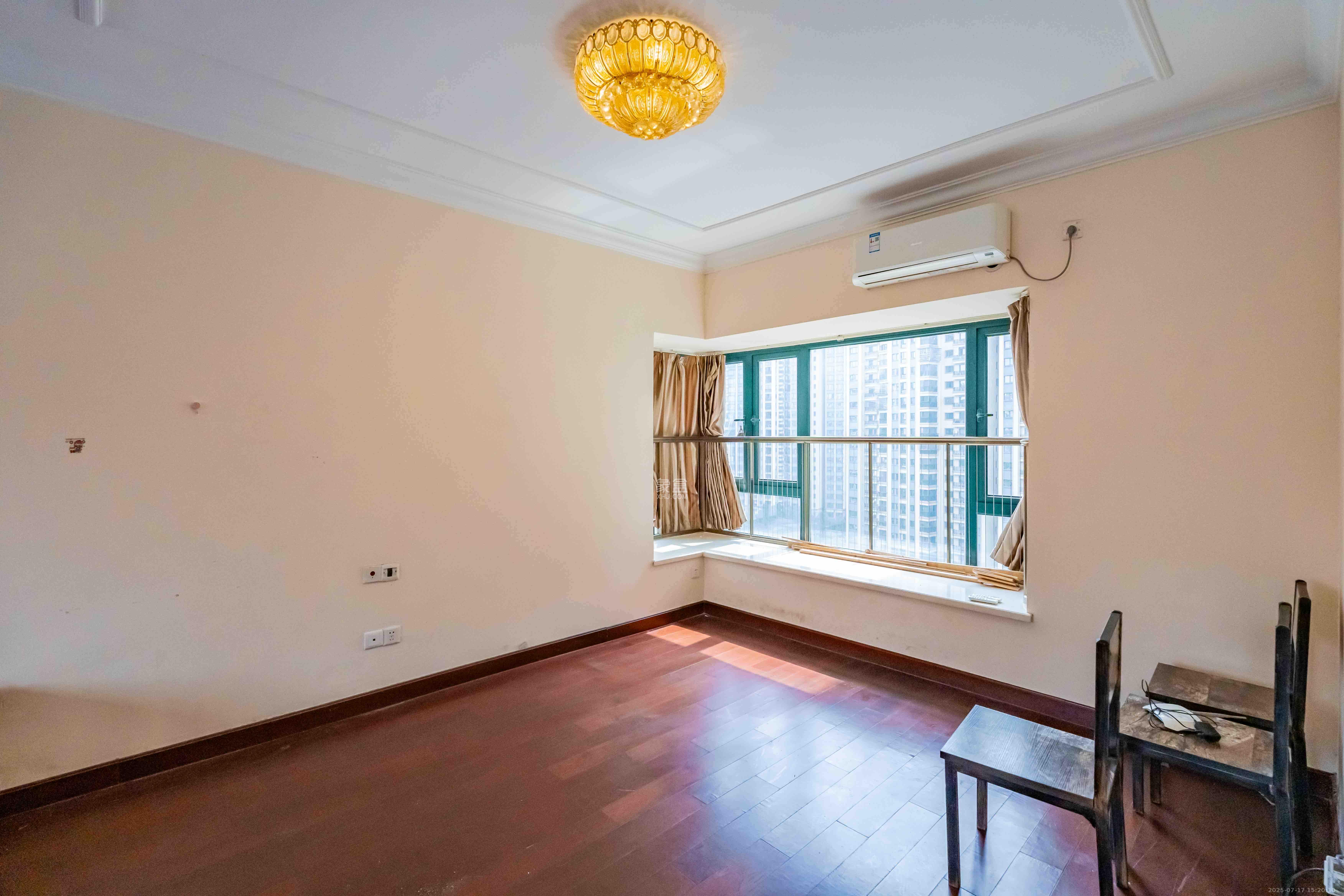 恒大雅苑 3室2厅2卫 2500.0元/月 恒大雅苑 3室2厅2卫 2500.0元/月室内图