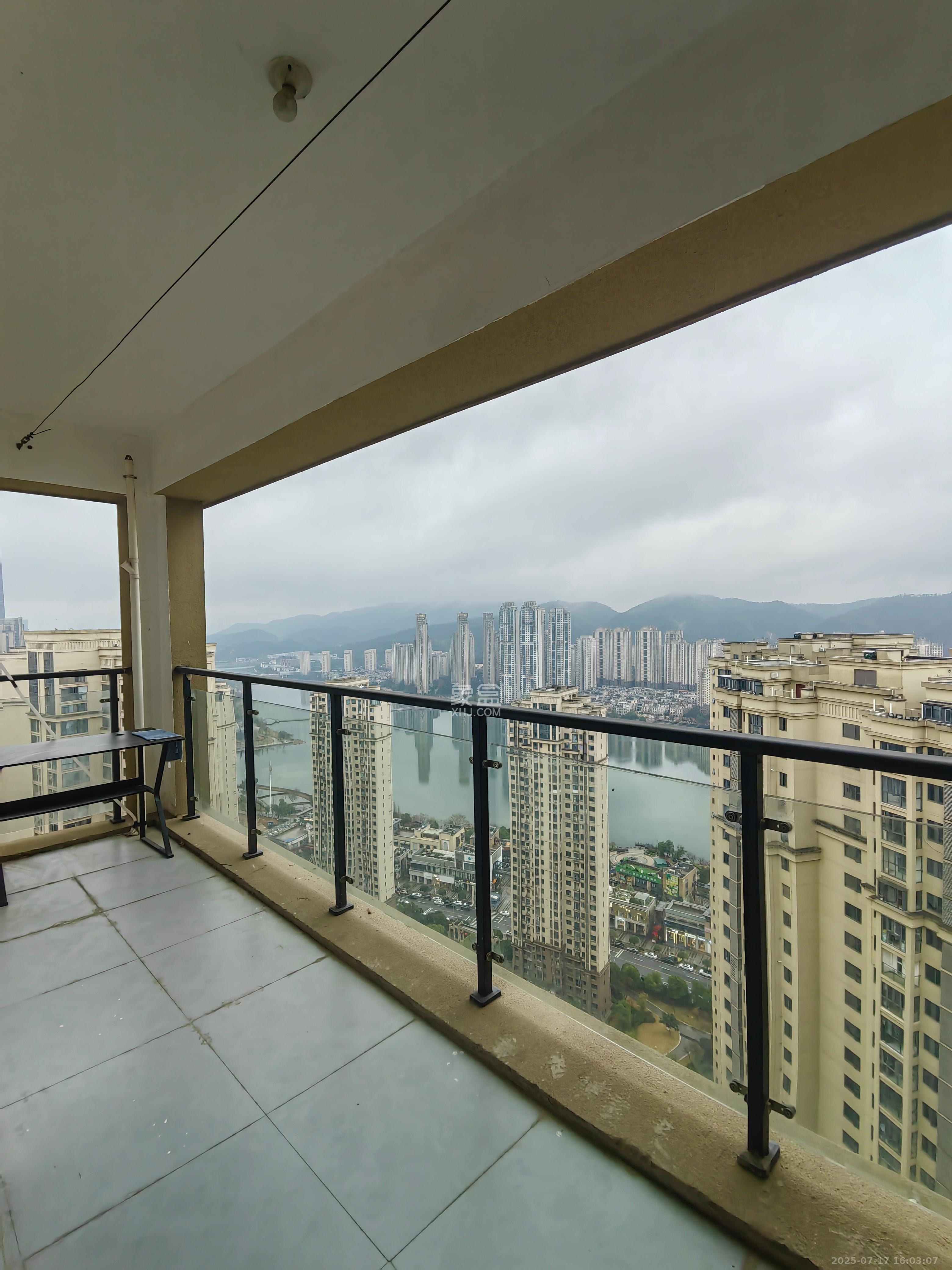 中建梅溪湖中心  4室2厅2卫   3000.00元/月室内图