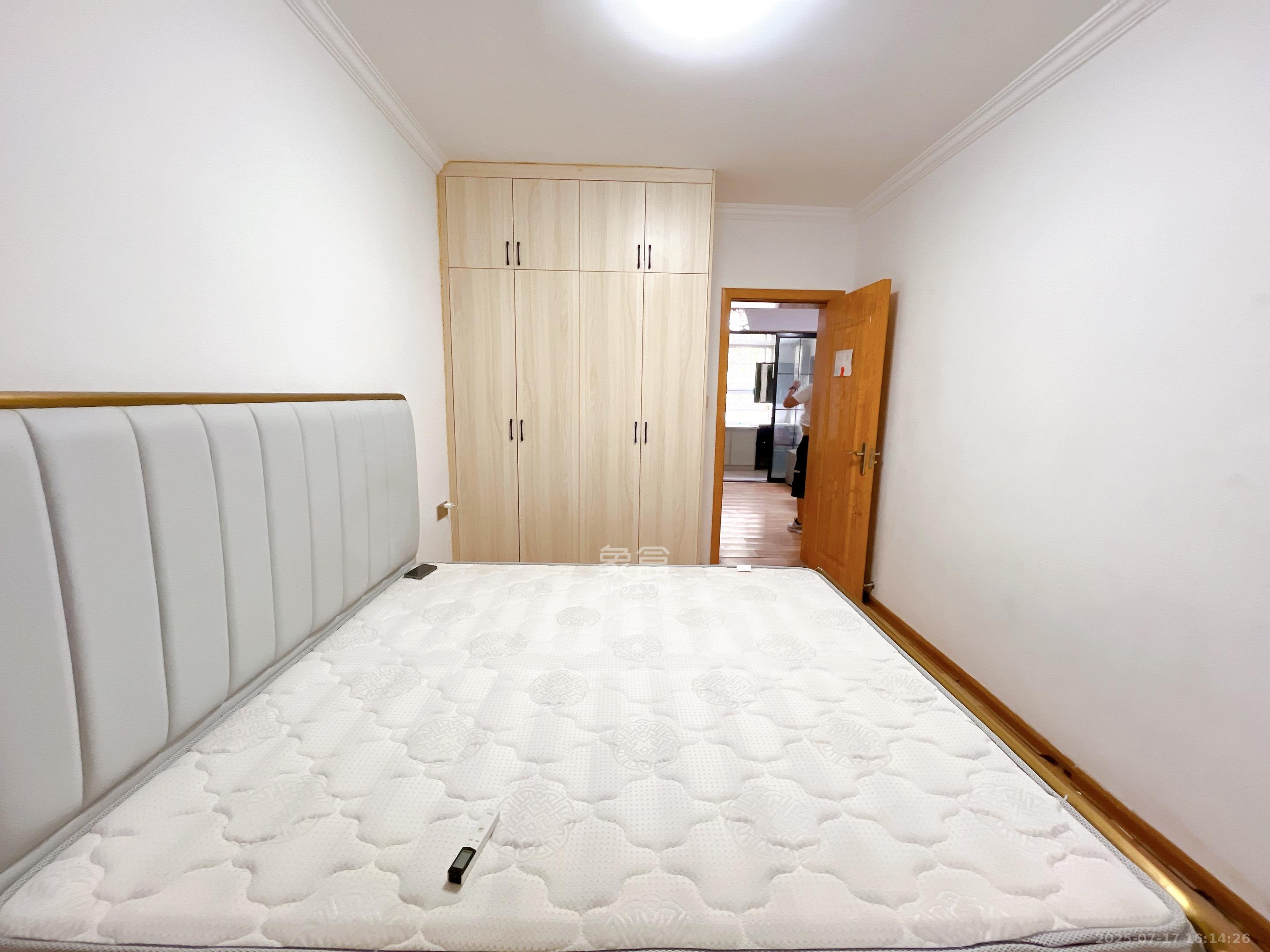 茅亭子  3室1厅1卫    3400.0元/月室内图