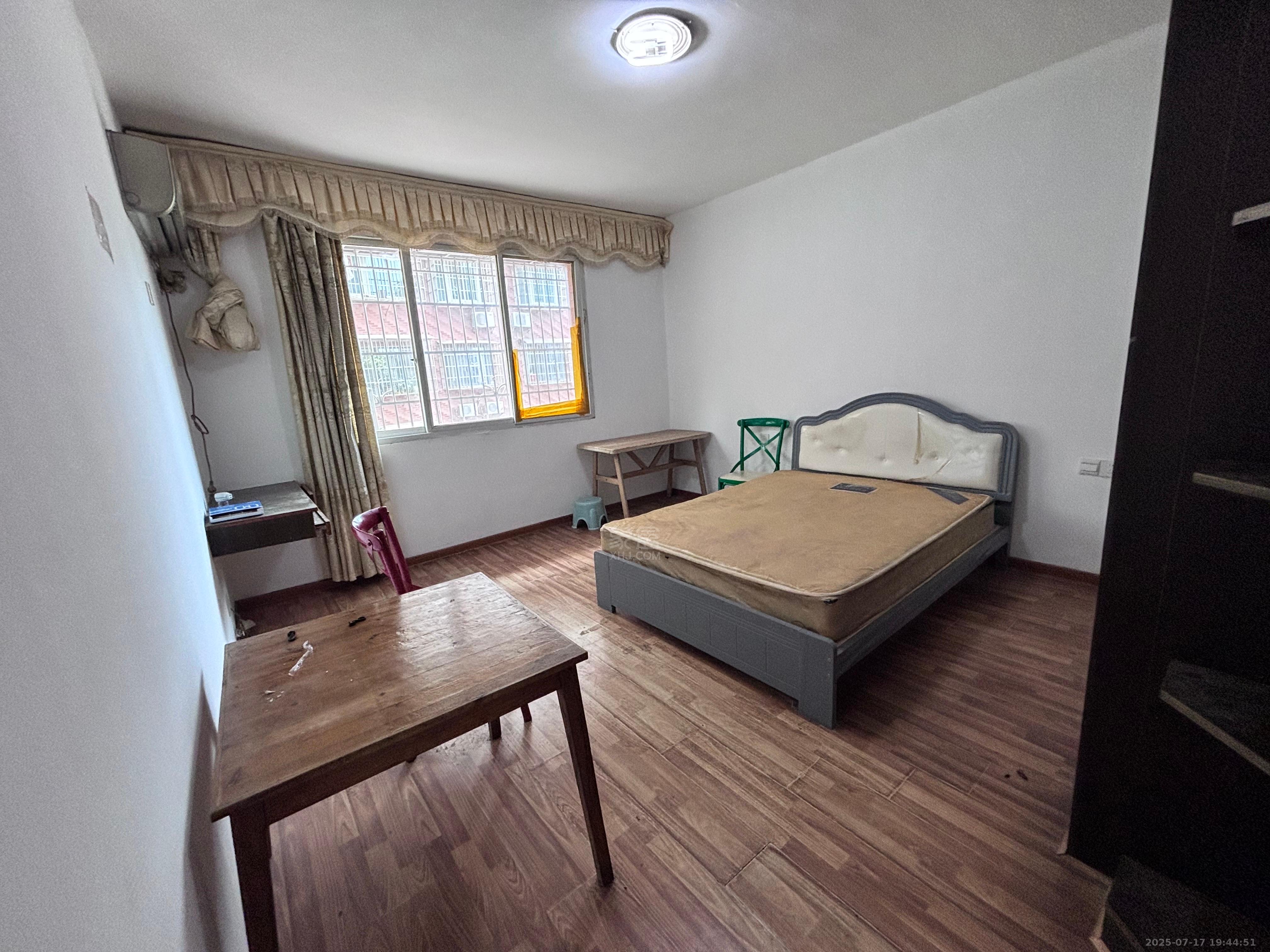 碧野华庭 1室1厅1卫 650.0元/月 碧野华庭 1室1厅1卫 650.0元/月室内图