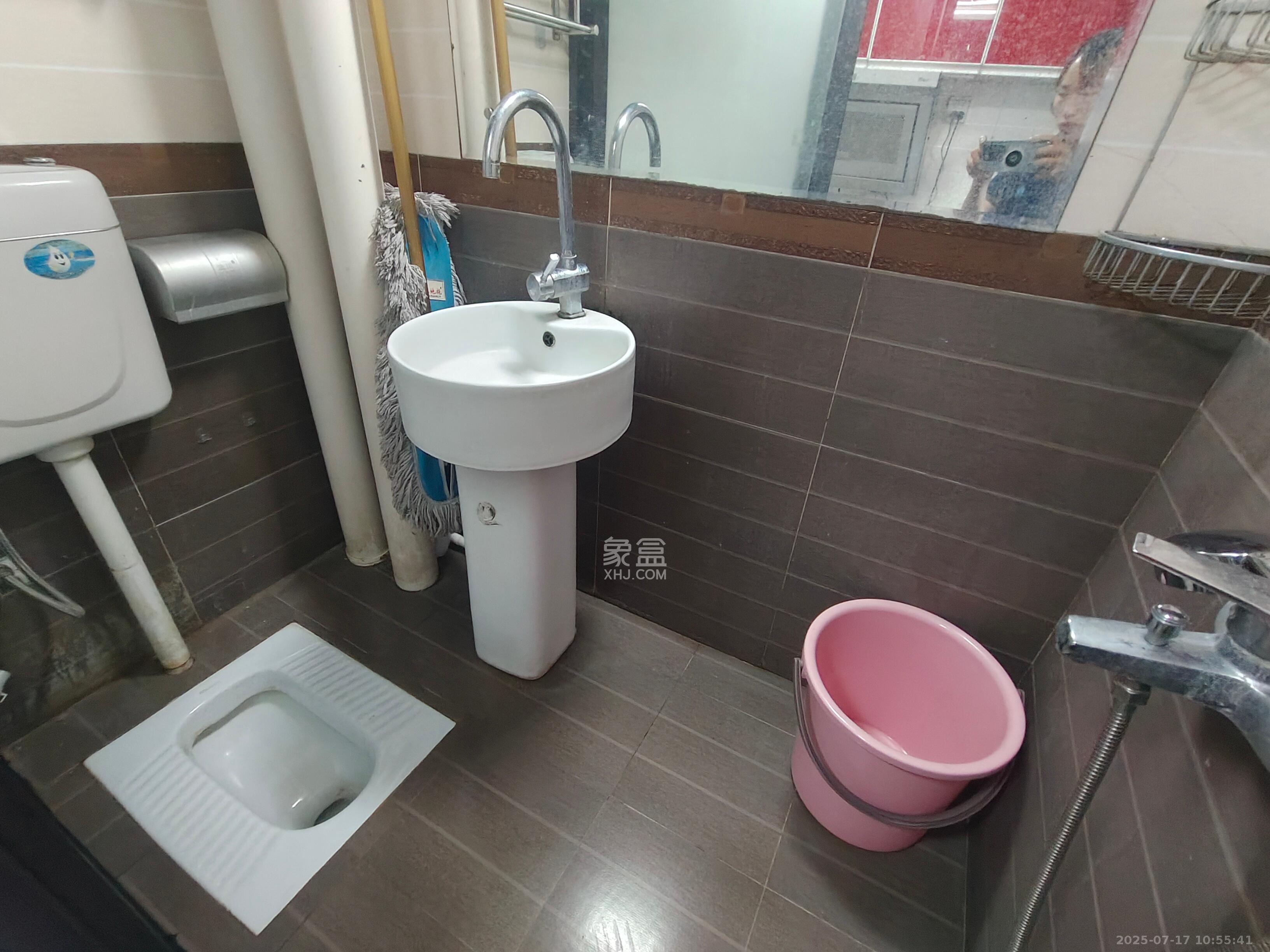 融圣国际  2室1厅1卫   2200.00元/月室内图