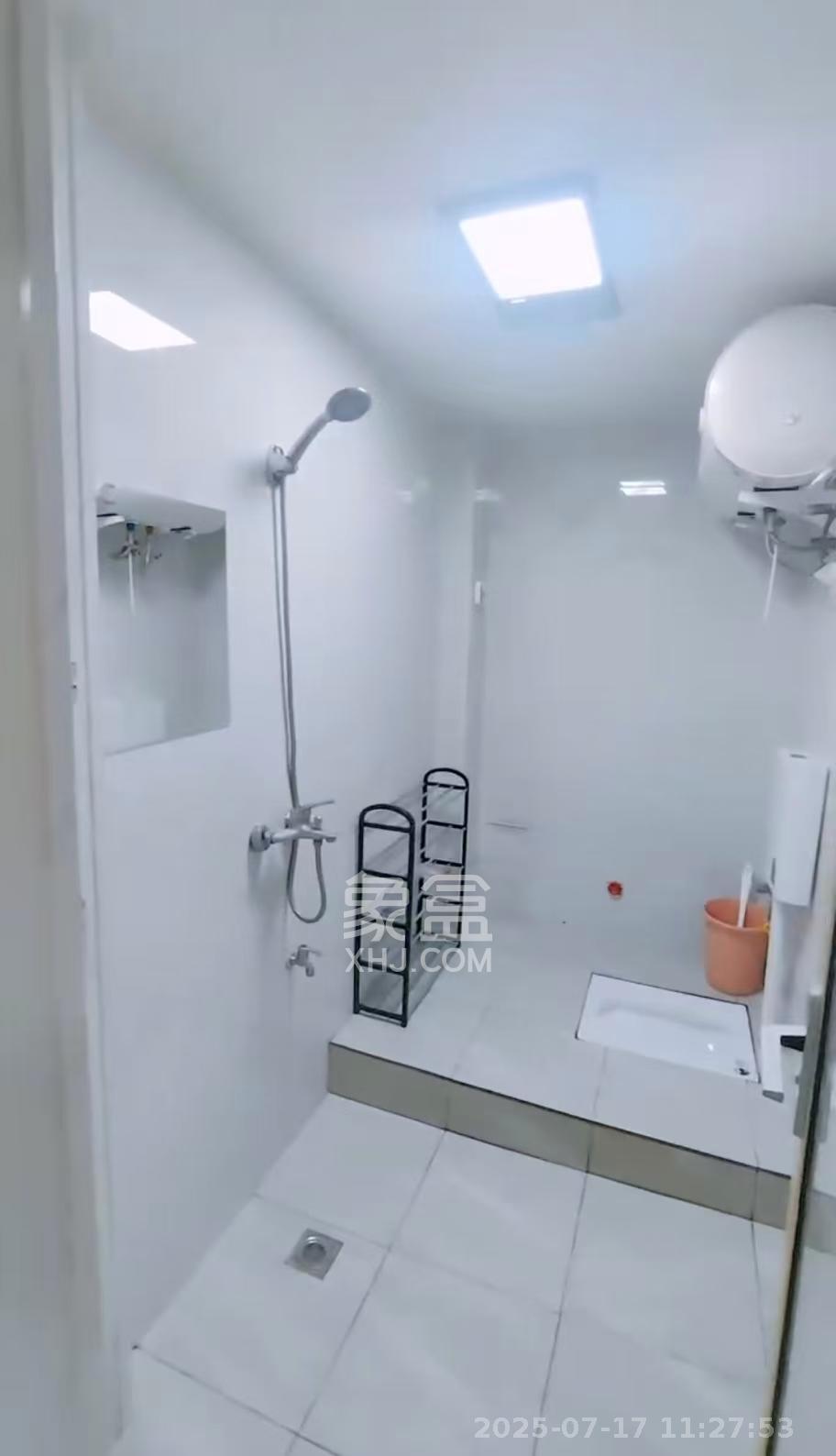 吴家坪散盘 1室0厅1卫 1600.0元/月 吴家坪散盘 1室0厅1卫 1600.0元/月室内图