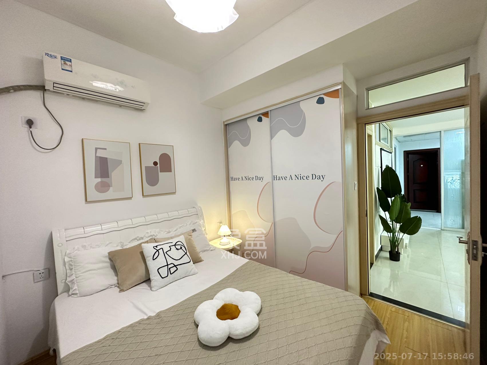 上城星座  1室2厅1卫    3500.0元/月室内图