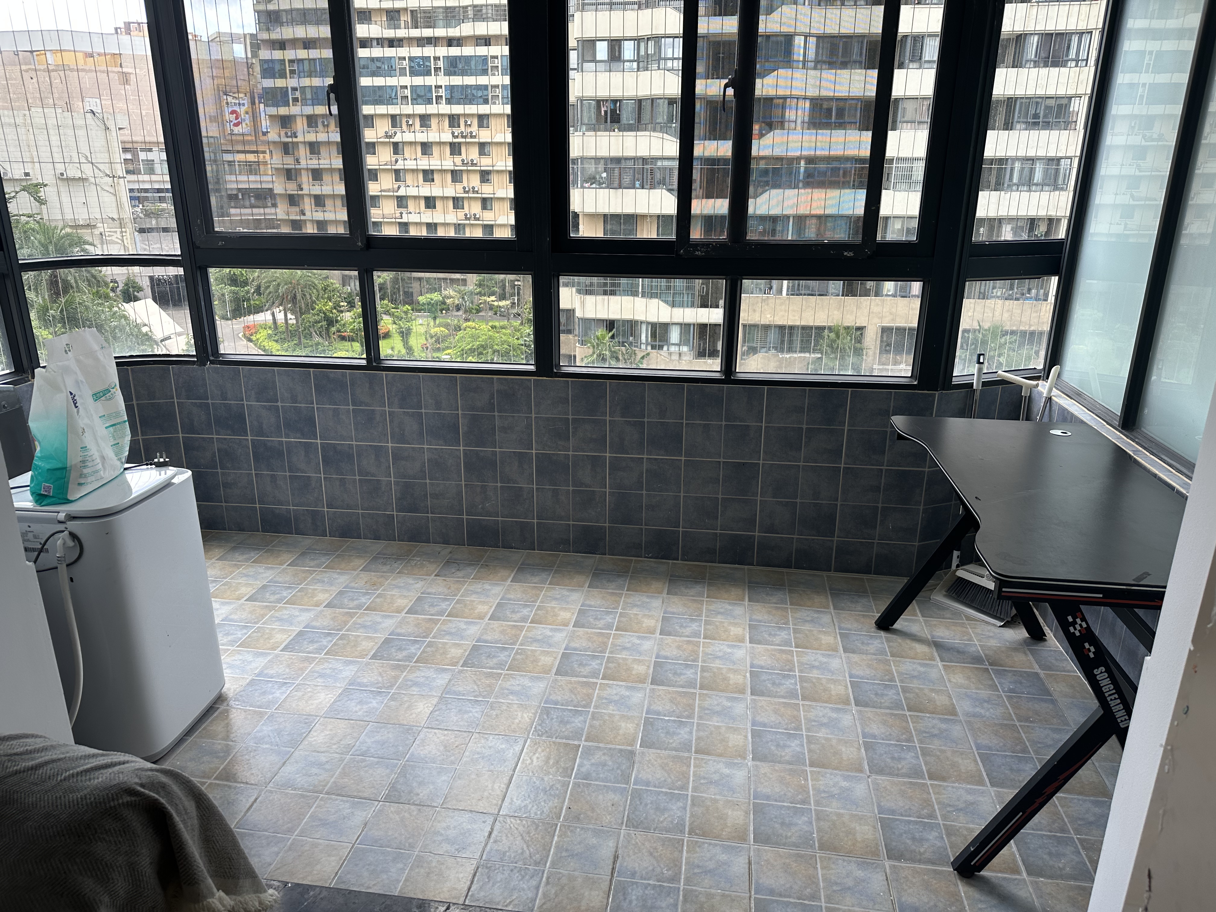 新城吾悦广场 2室2厅1卫 2500.0元/月 新城吾悦广场 2室2厅1卫 2500.0元/月室内图