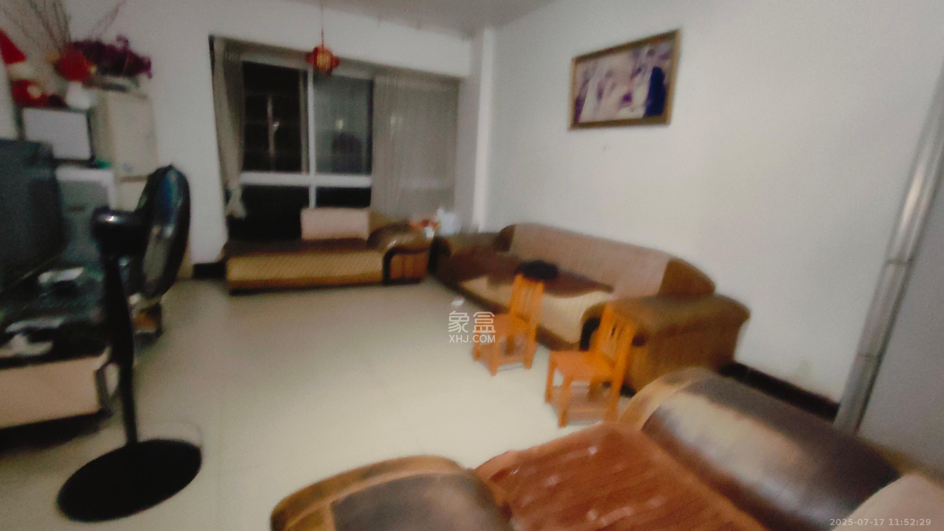 楚天家园  3室2厅2卫    2000.0元/月 楚天家园  3室2厅2卫    2000.0元/月室内图