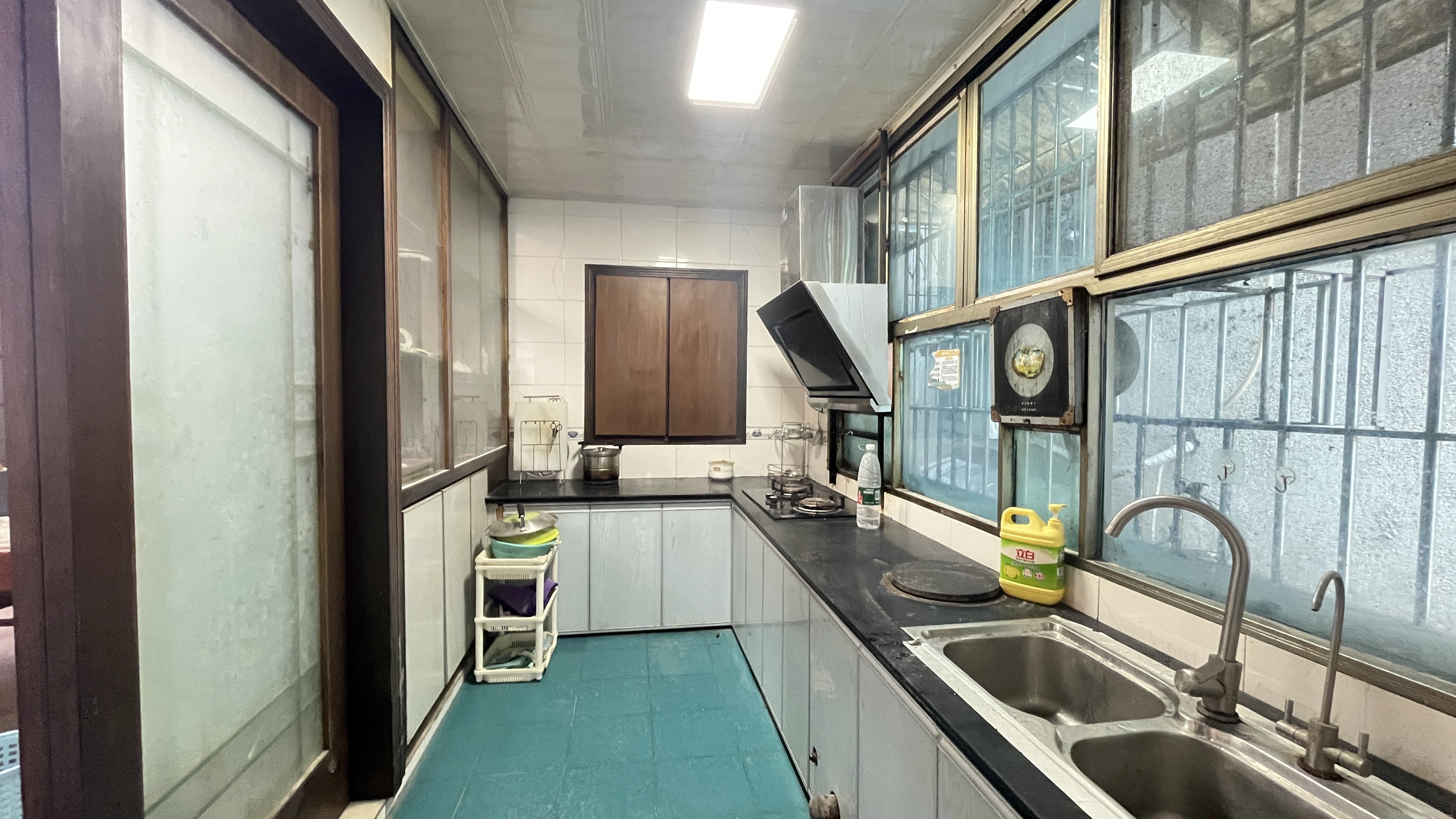 茶园小区 3室2厅1卫 800.0元/月 茶园小区 3室2厅1卫 800.0元/月室内图