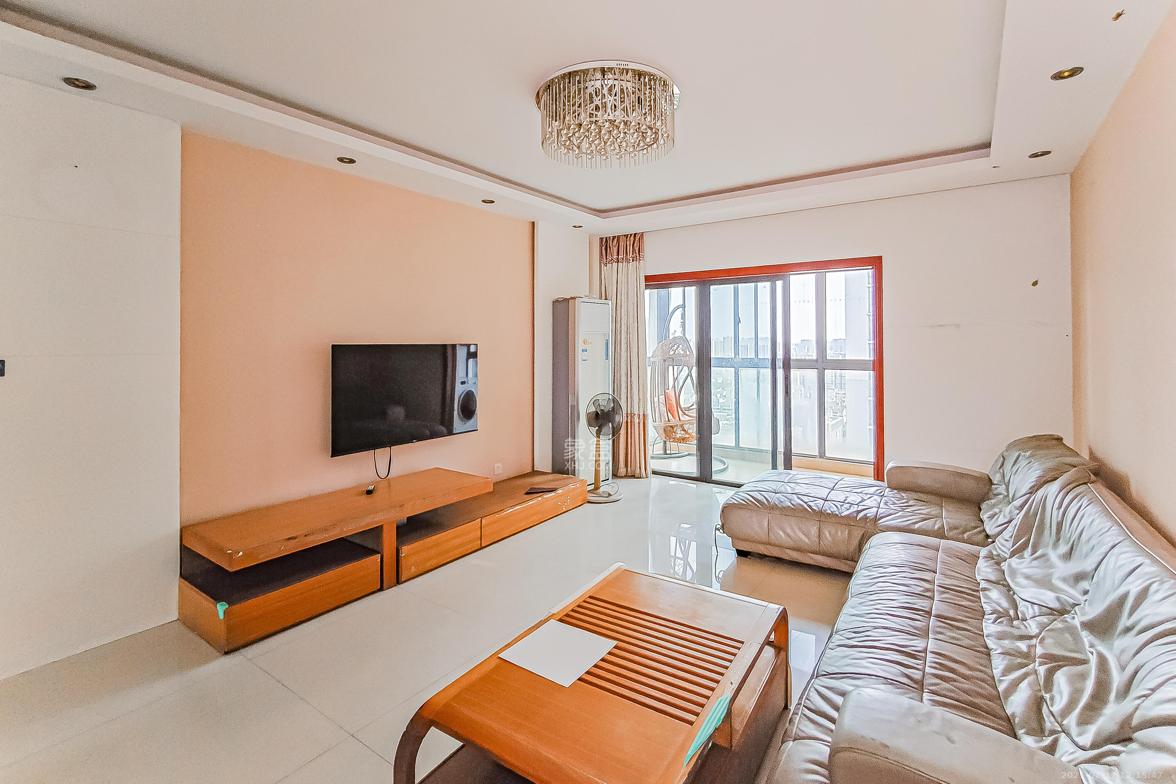 三万英尺 4室2厅2卫 148.0万 三万英尺 4室2厅2卫 148.0万客厅