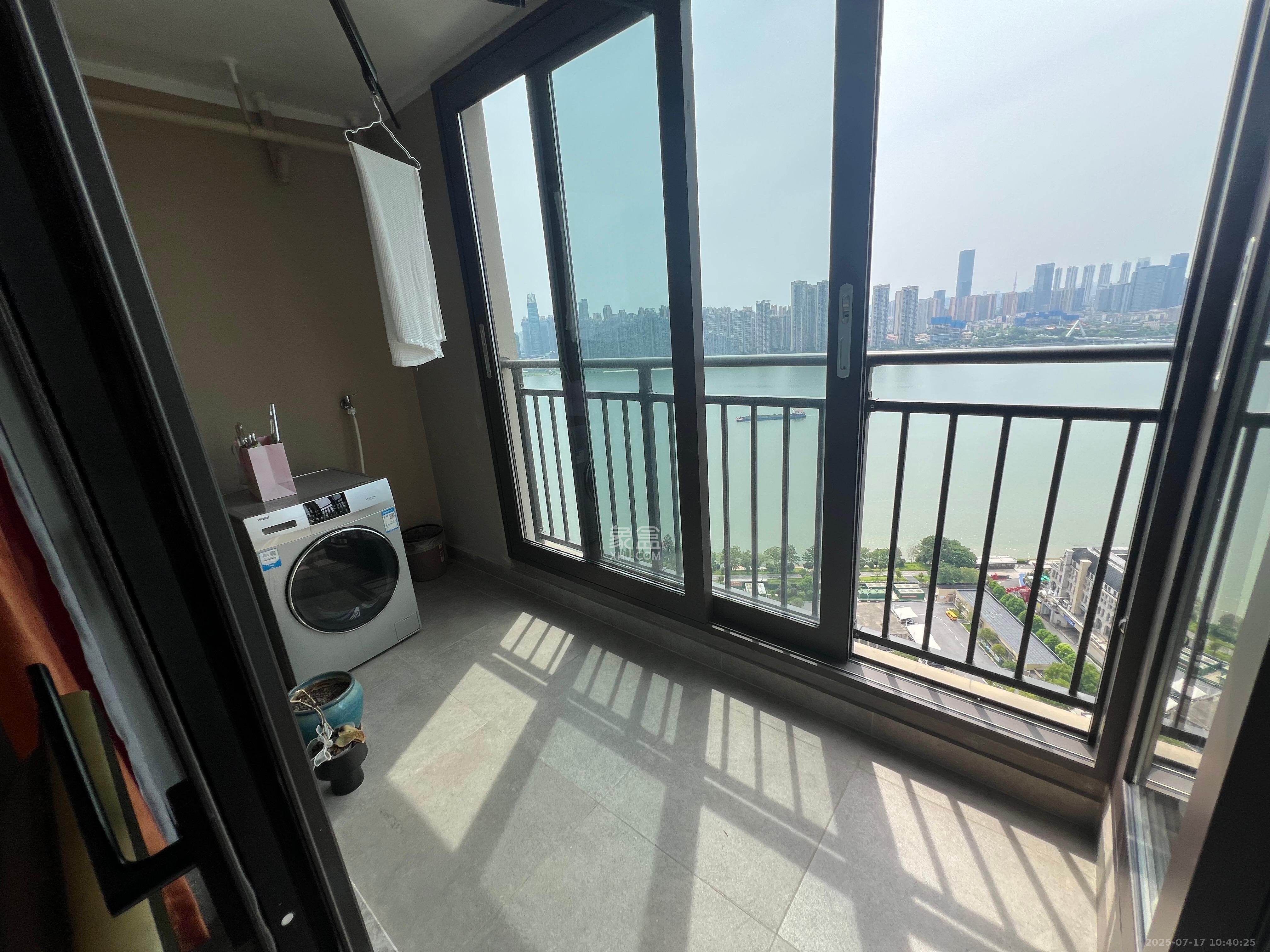 万科里金域国际  3室2厅2卫    5800.0元/月室内图