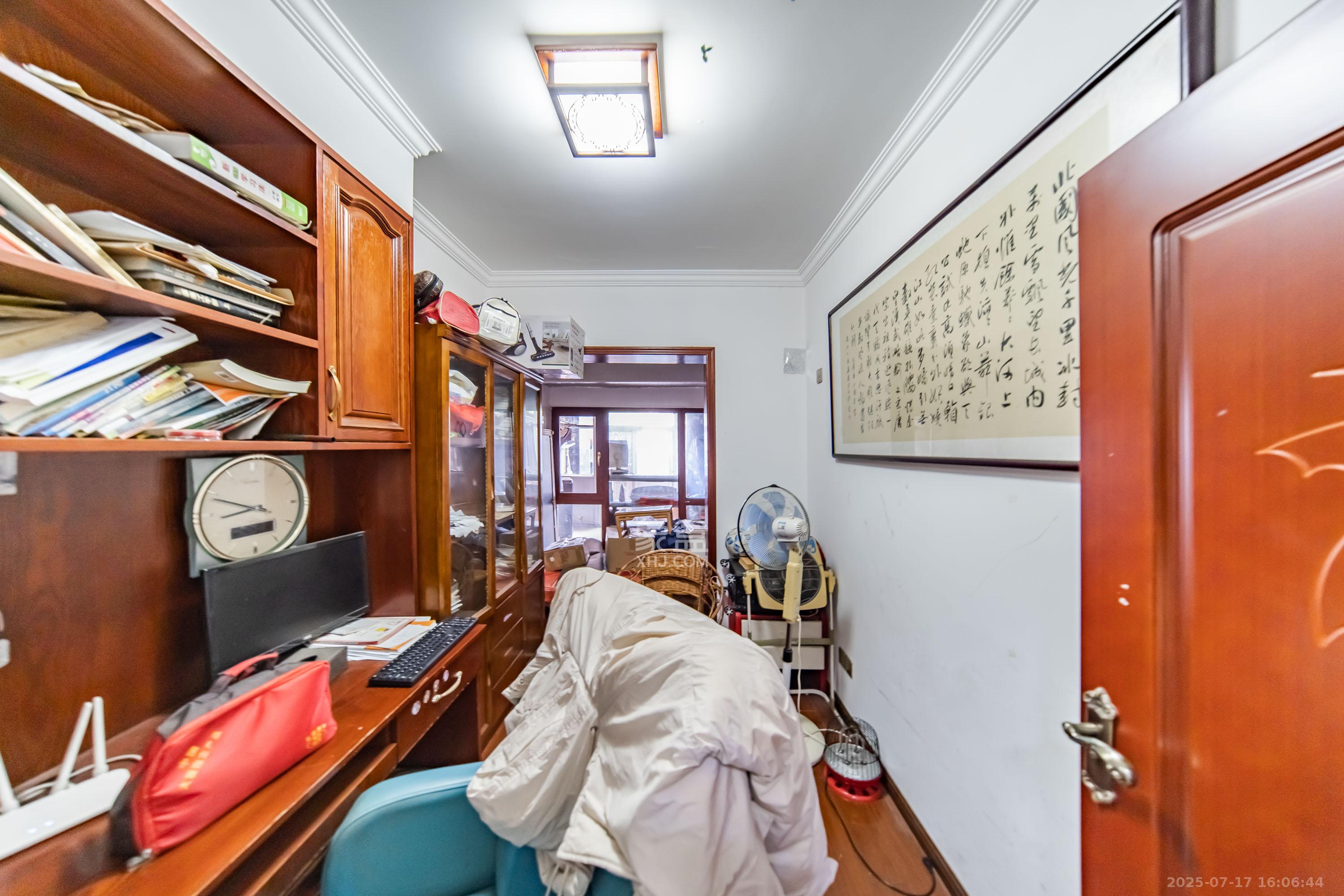 兰亭湾畔 4室2厅1卫 127.8万 兰亭湾畔 4室2厅1卫 127.8万卧室