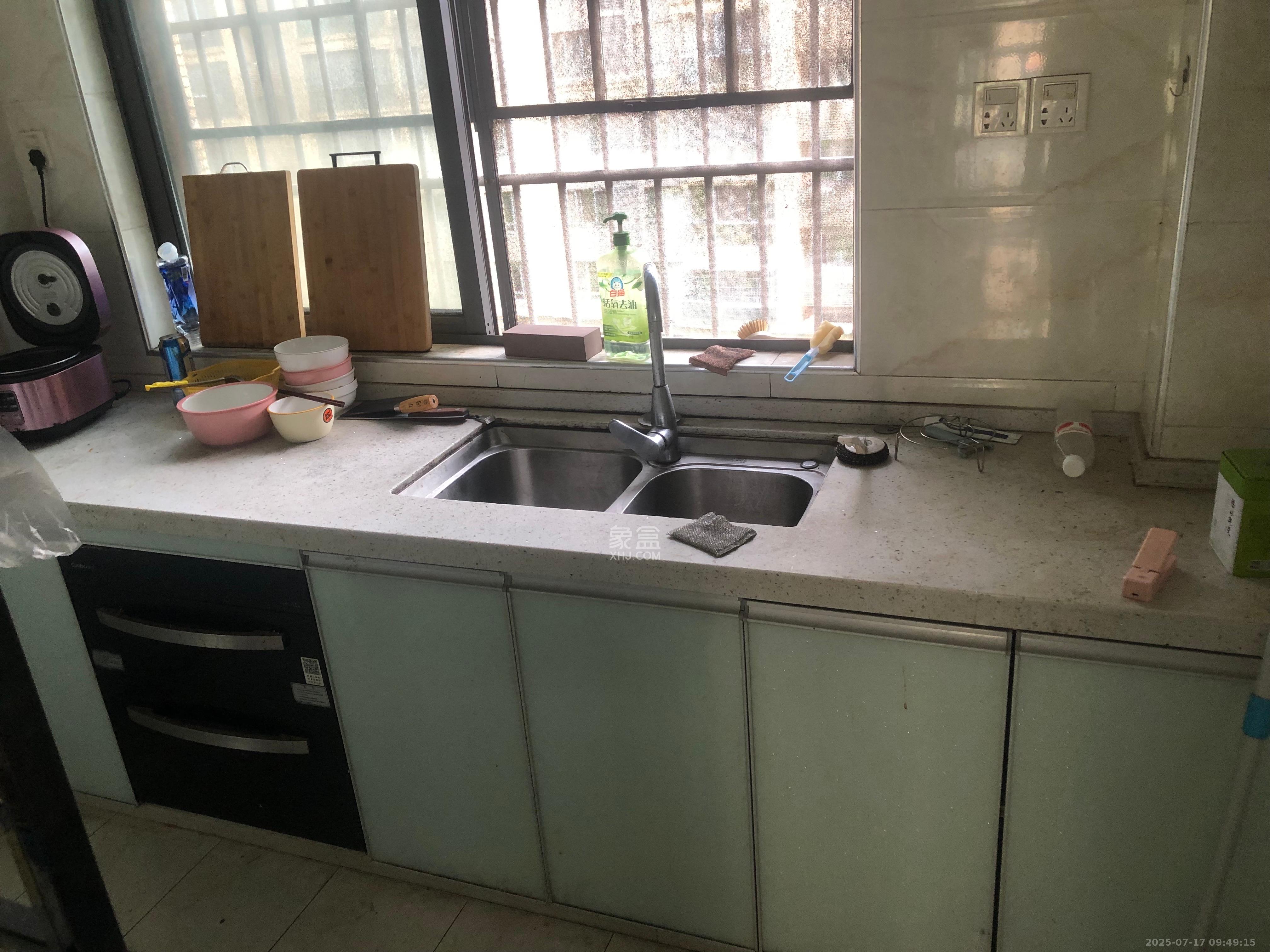 新华都万家城  3室2厅2卫    2400.0元/月室内图