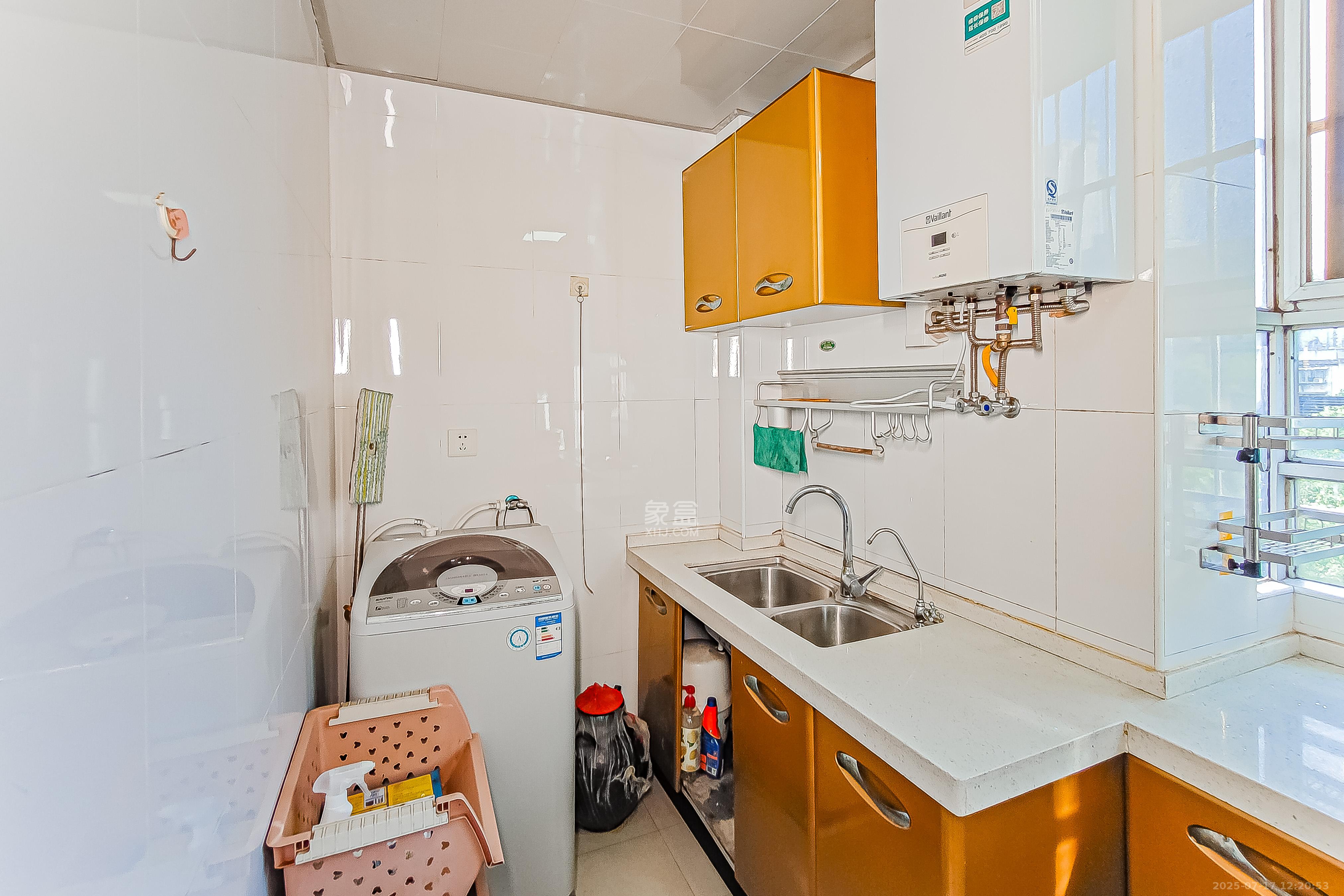 省水院宿舍  2室1厅1卫    75.0万厨房