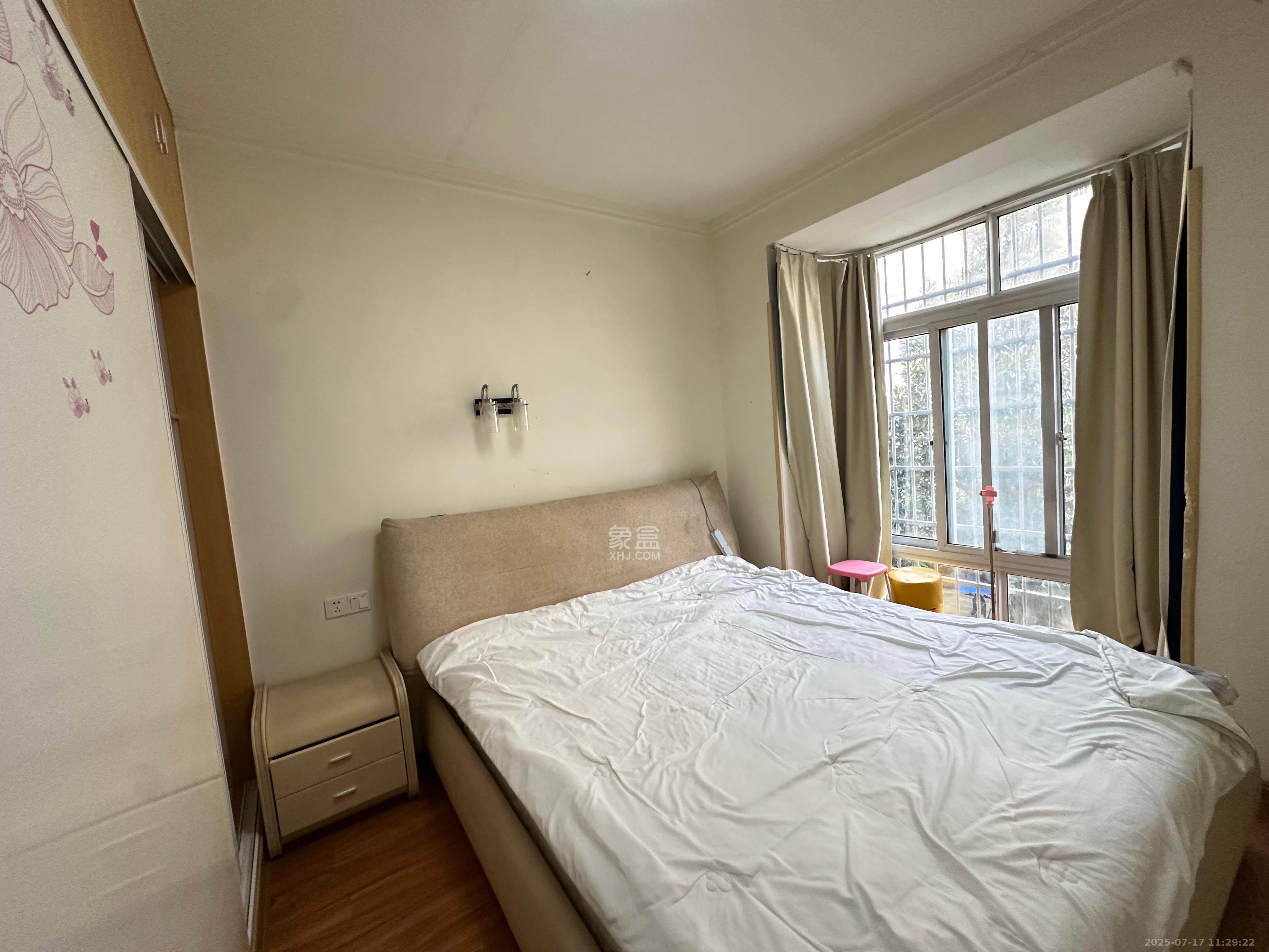 鄱阳小区 3室2厅1卫 1500.0元/月 鄱阳小区 3室2厅1卫 1500.0元/月室内图