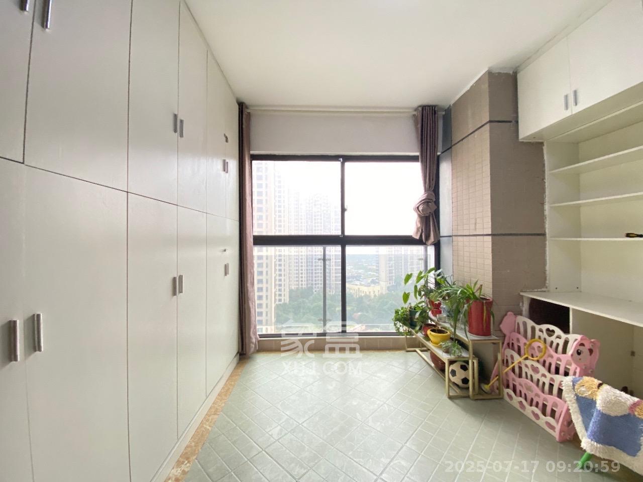 达美D6区  3室2厅1卫   3000.00元/月室内图